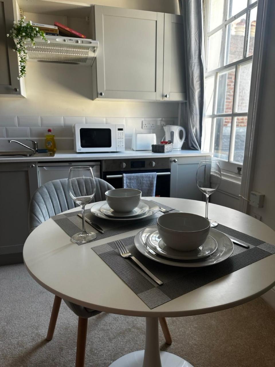 Studio apartment - The Citrine