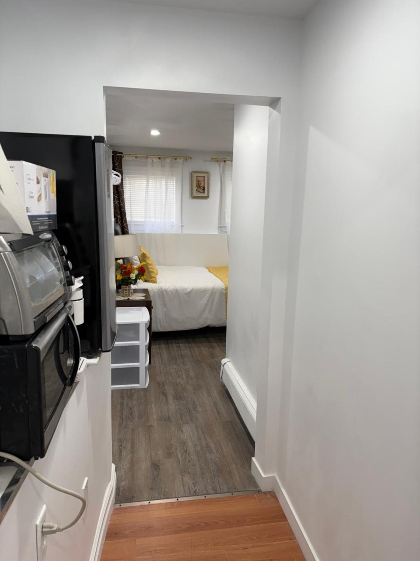 Bachelor and Double room in Bedford, Halifax