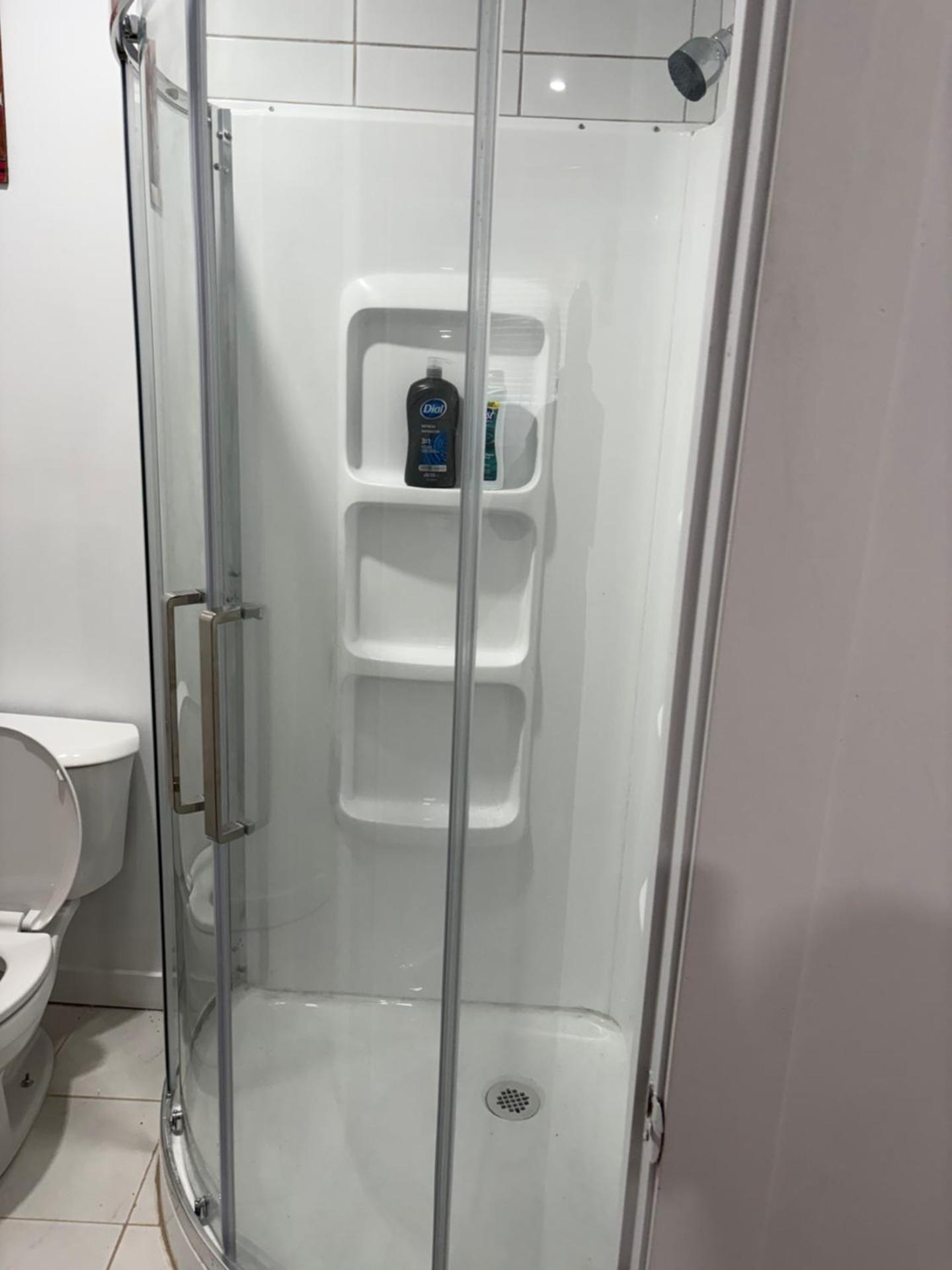 Bachelor and Double room in Bedford, Halifax