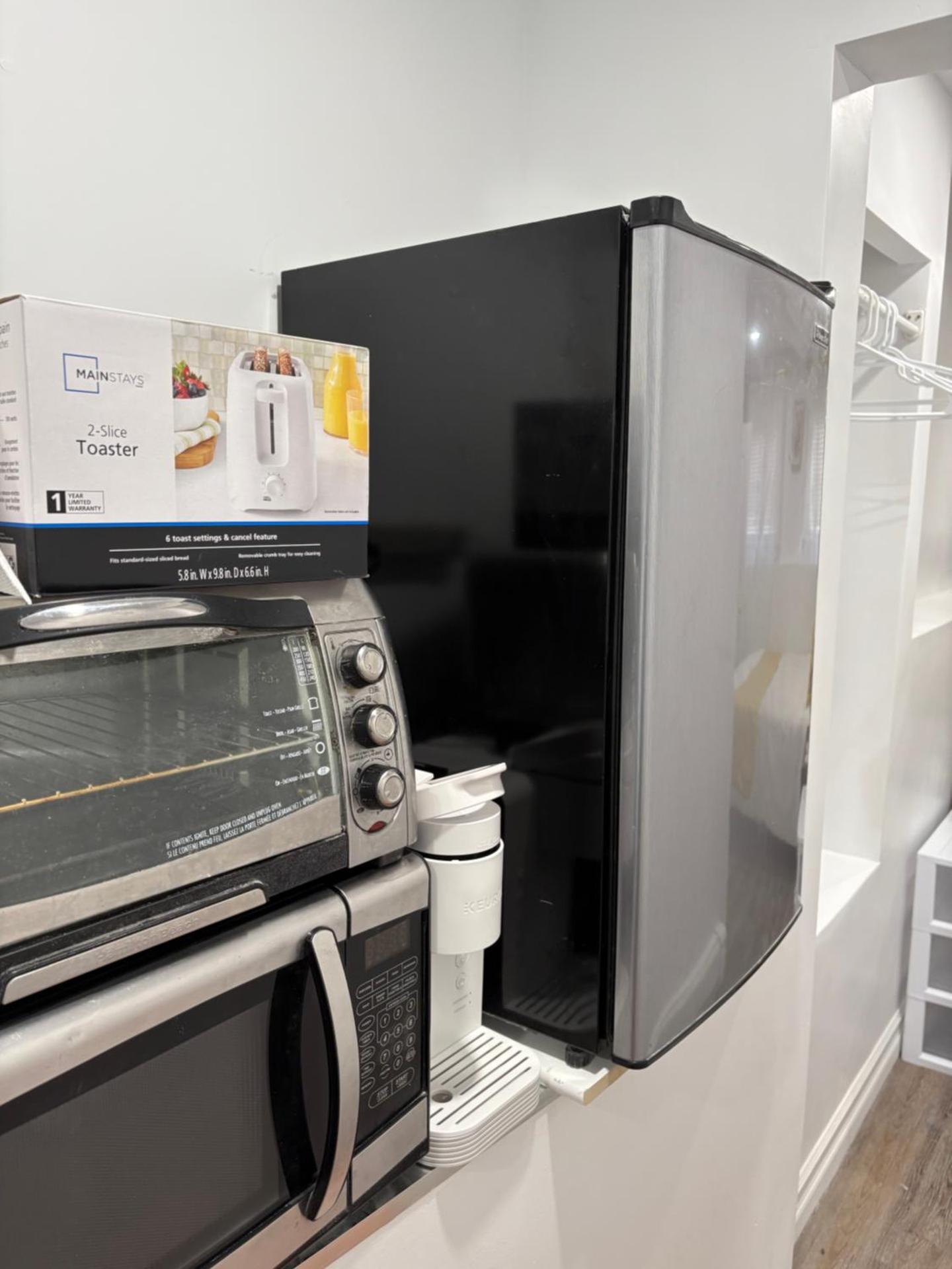 Bachelor and Double room in Bedford, Halifax