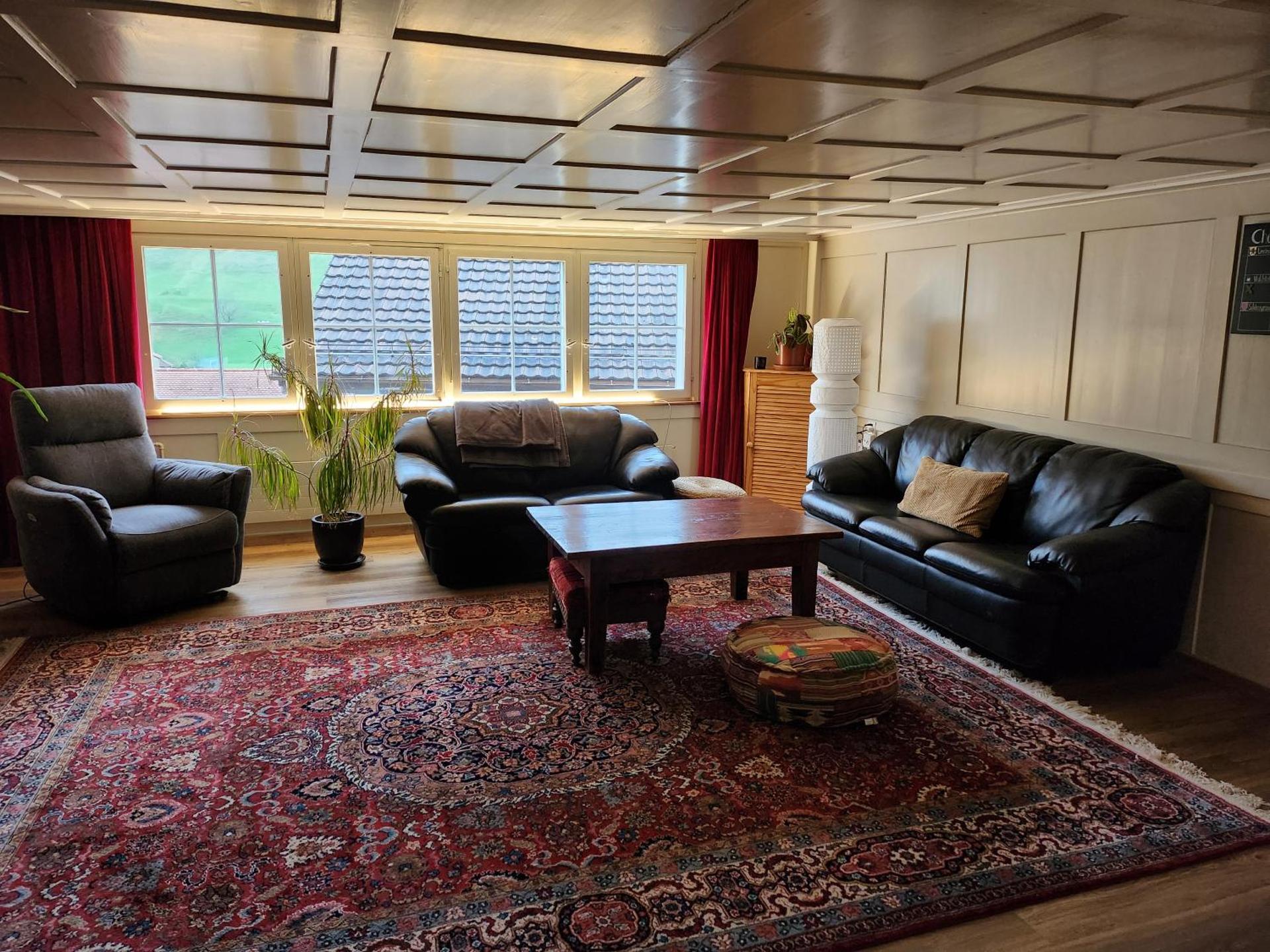 Communal lounge/ TV room