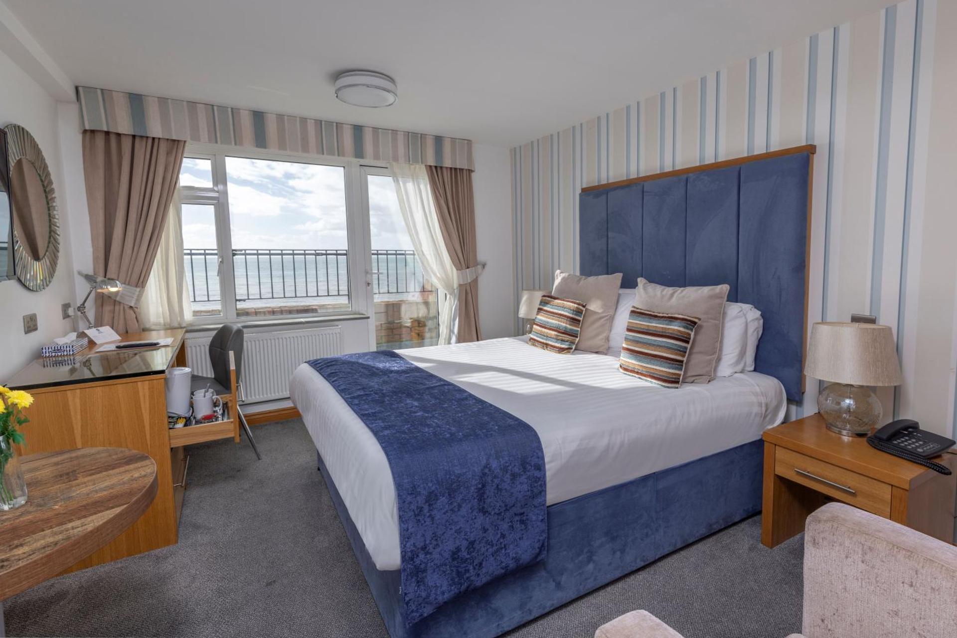 Executive Double Room with Double Bed and Sea View - Non-Smoking