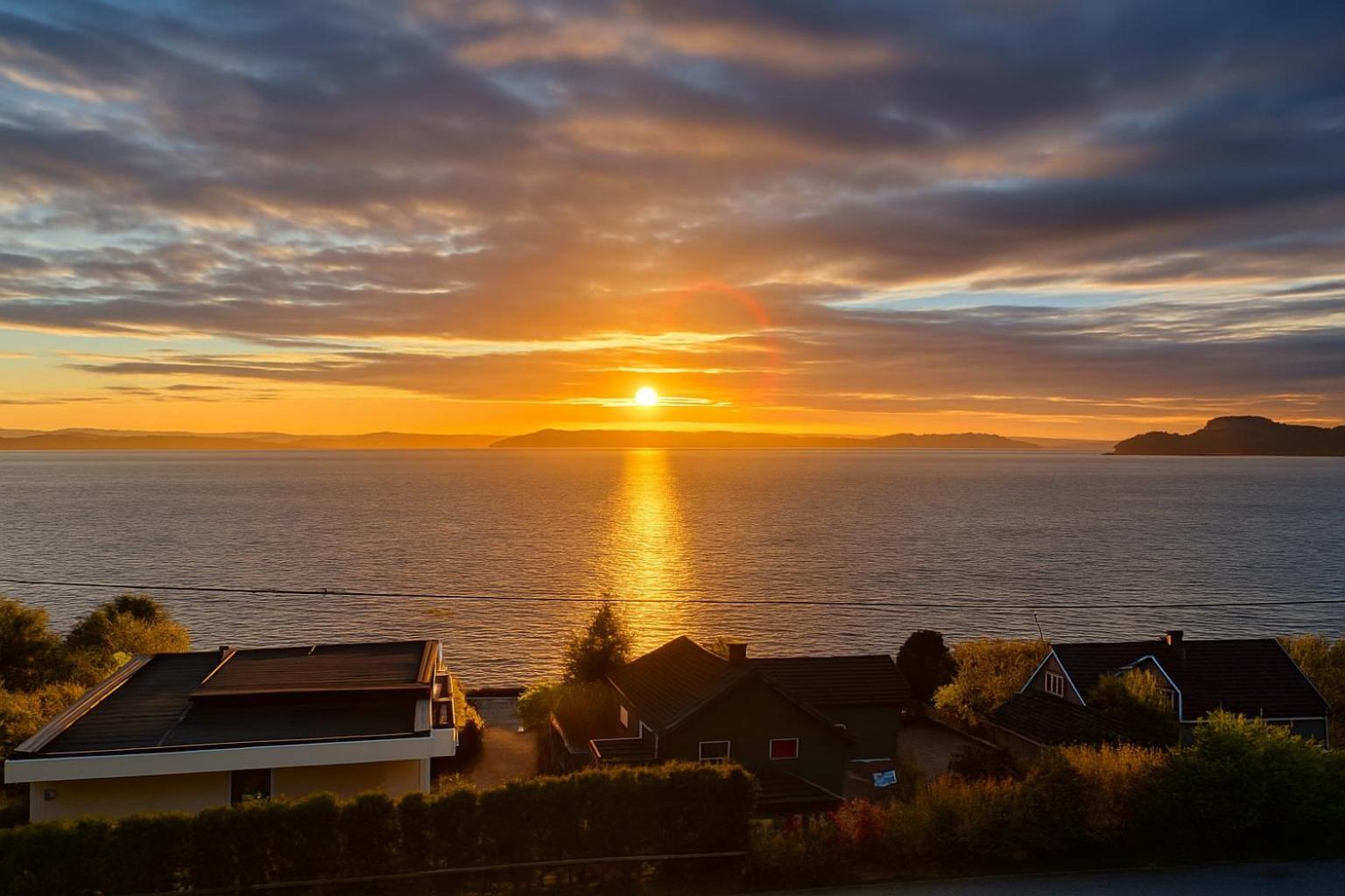 Pulpit Rock - Home with balcony & amazing views
