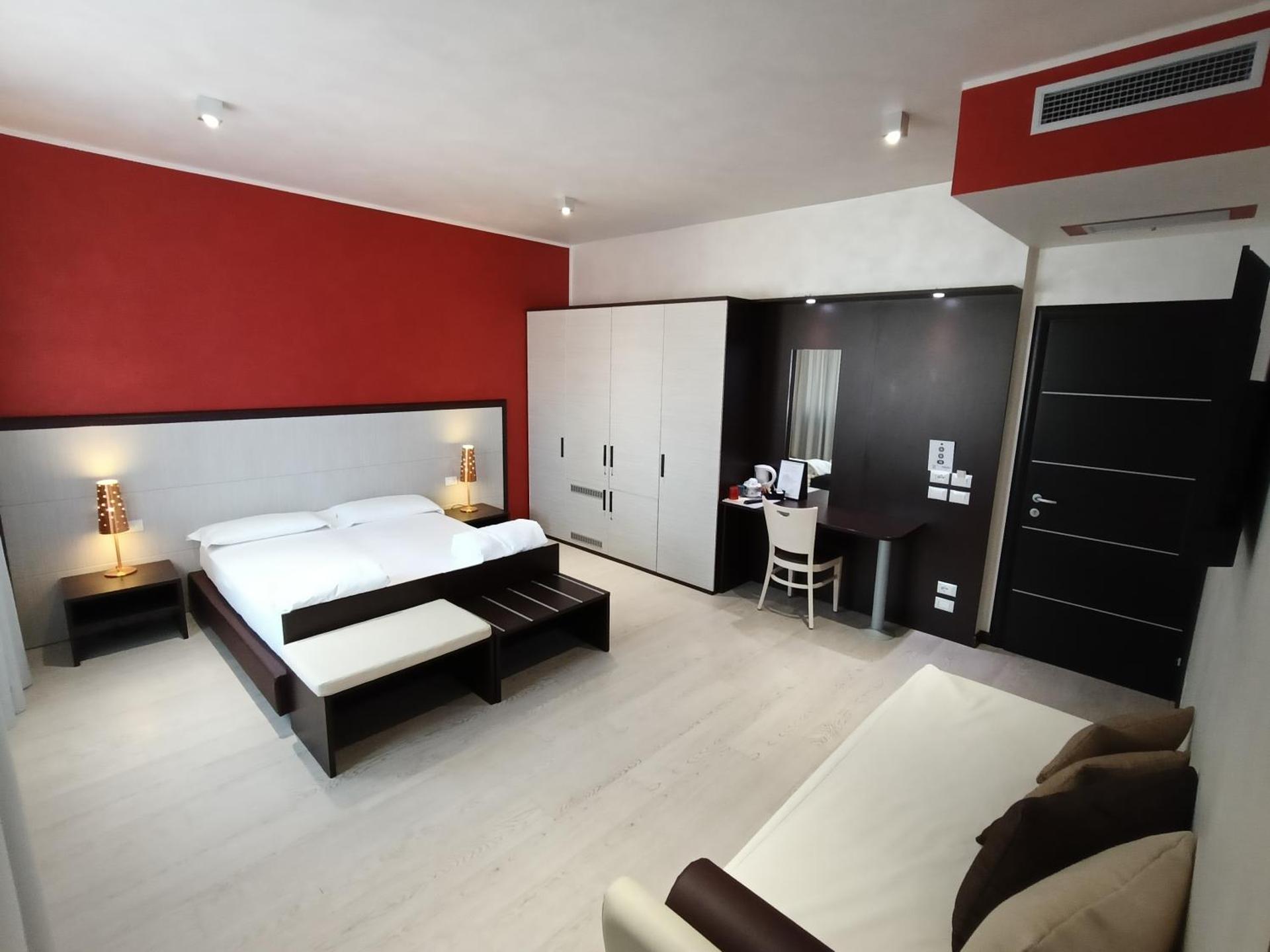 Photo of the whole room