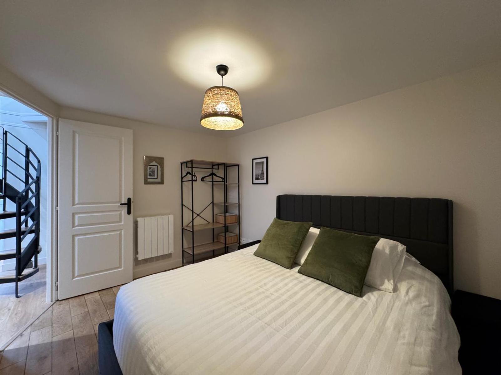 La Petite Orangerie - near castle