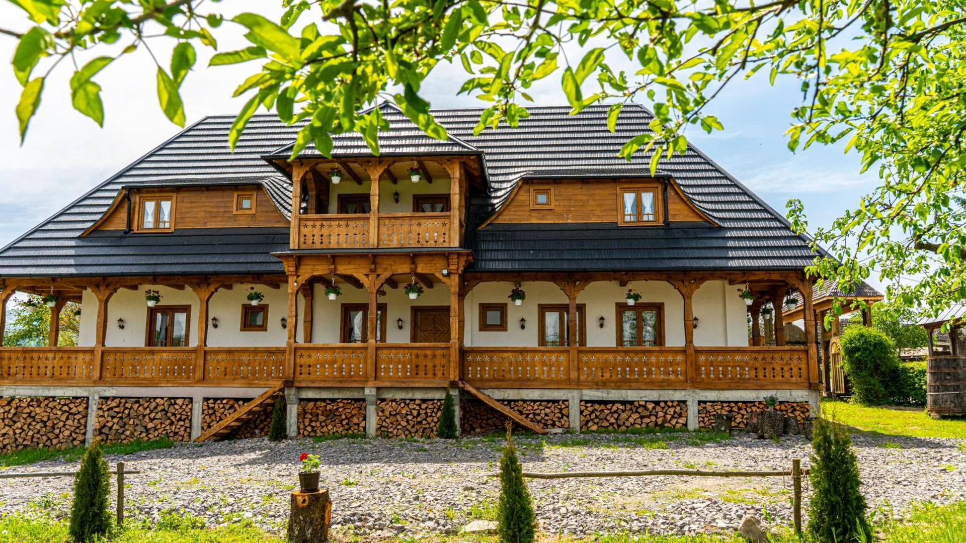 Breb 335 Accomodation & Garden