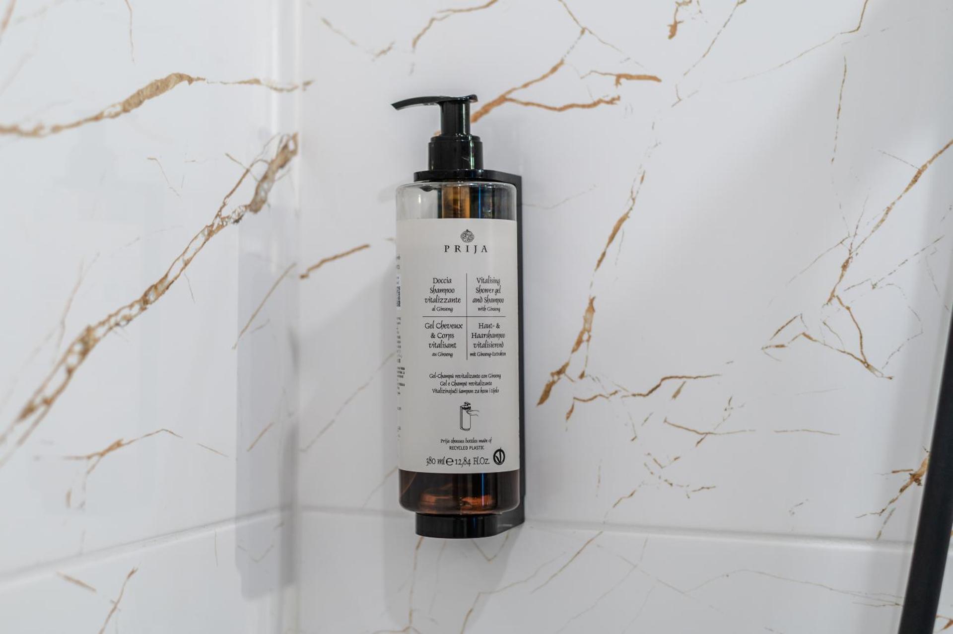 No 28 Rooms & Apartments