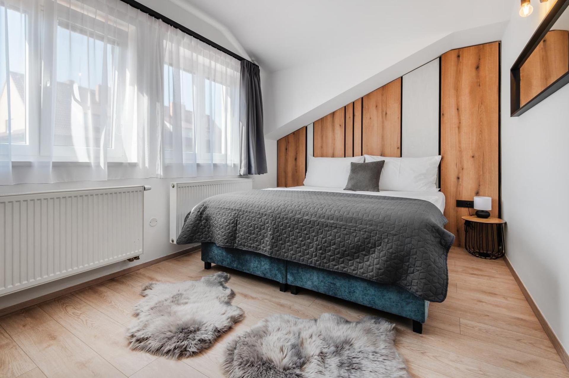 No 28 Rooms & Apartments