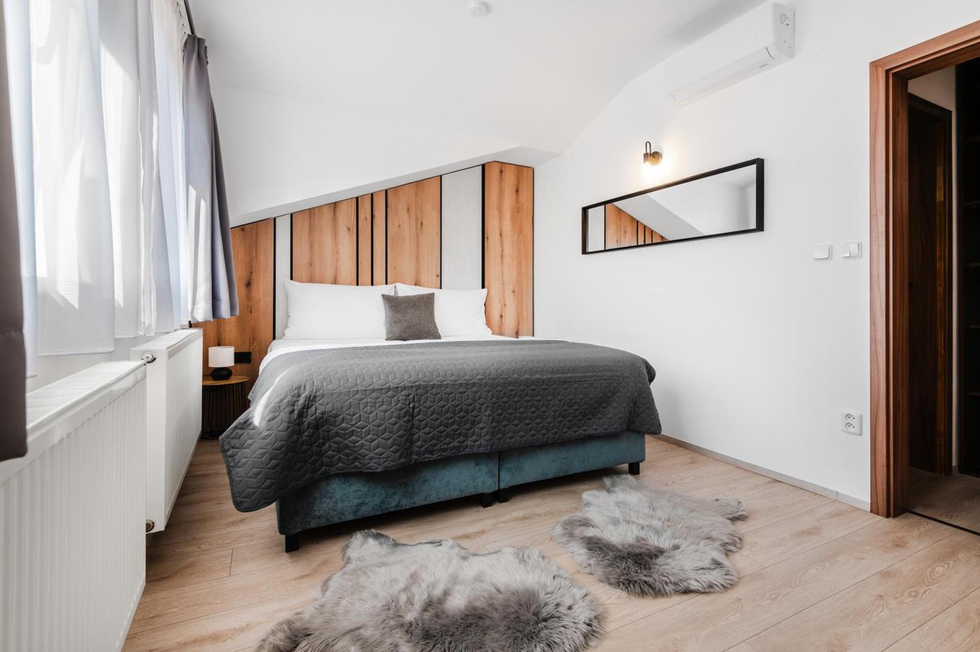 No 28 Rooms & Apartments