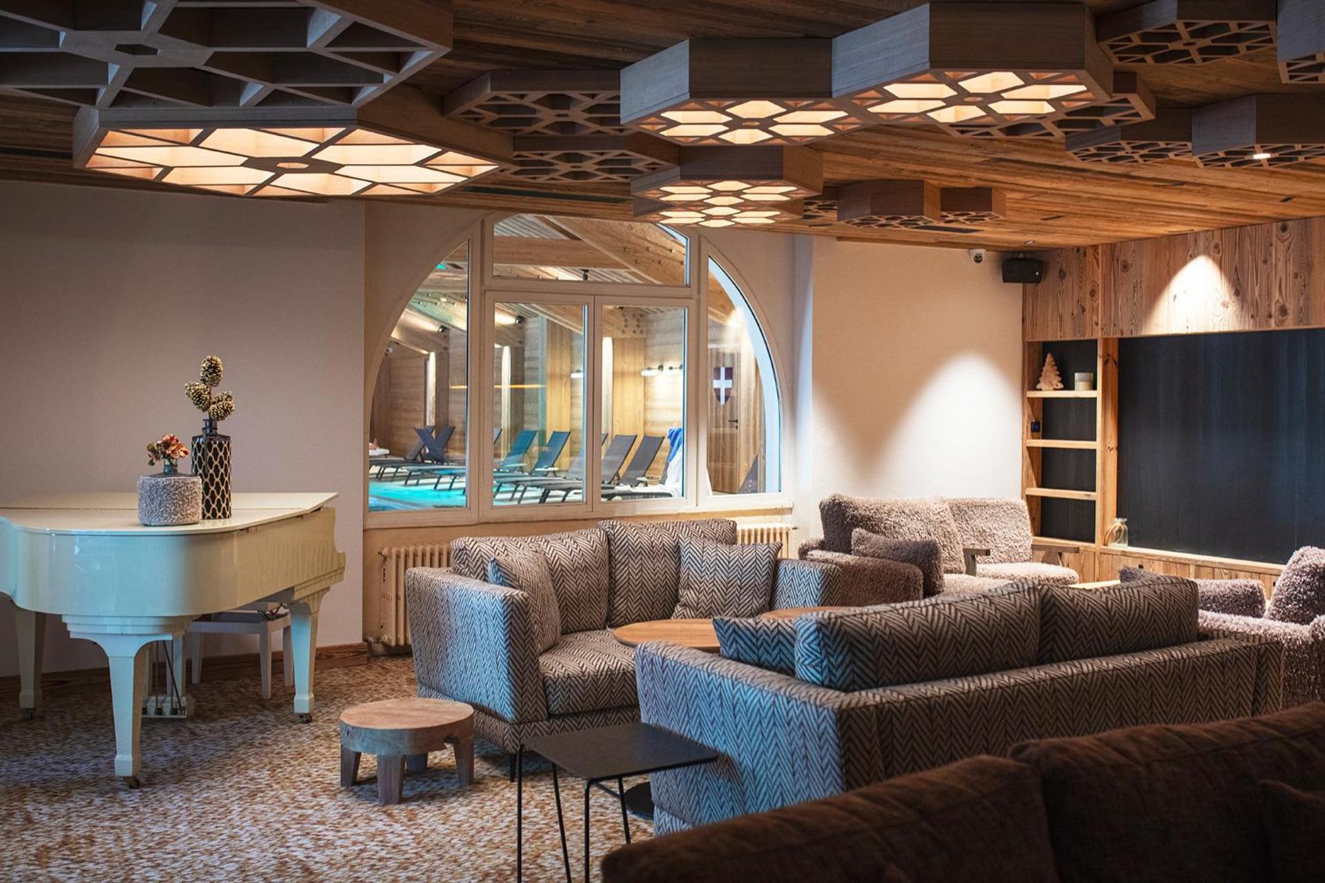 Communal lounge/ TV room