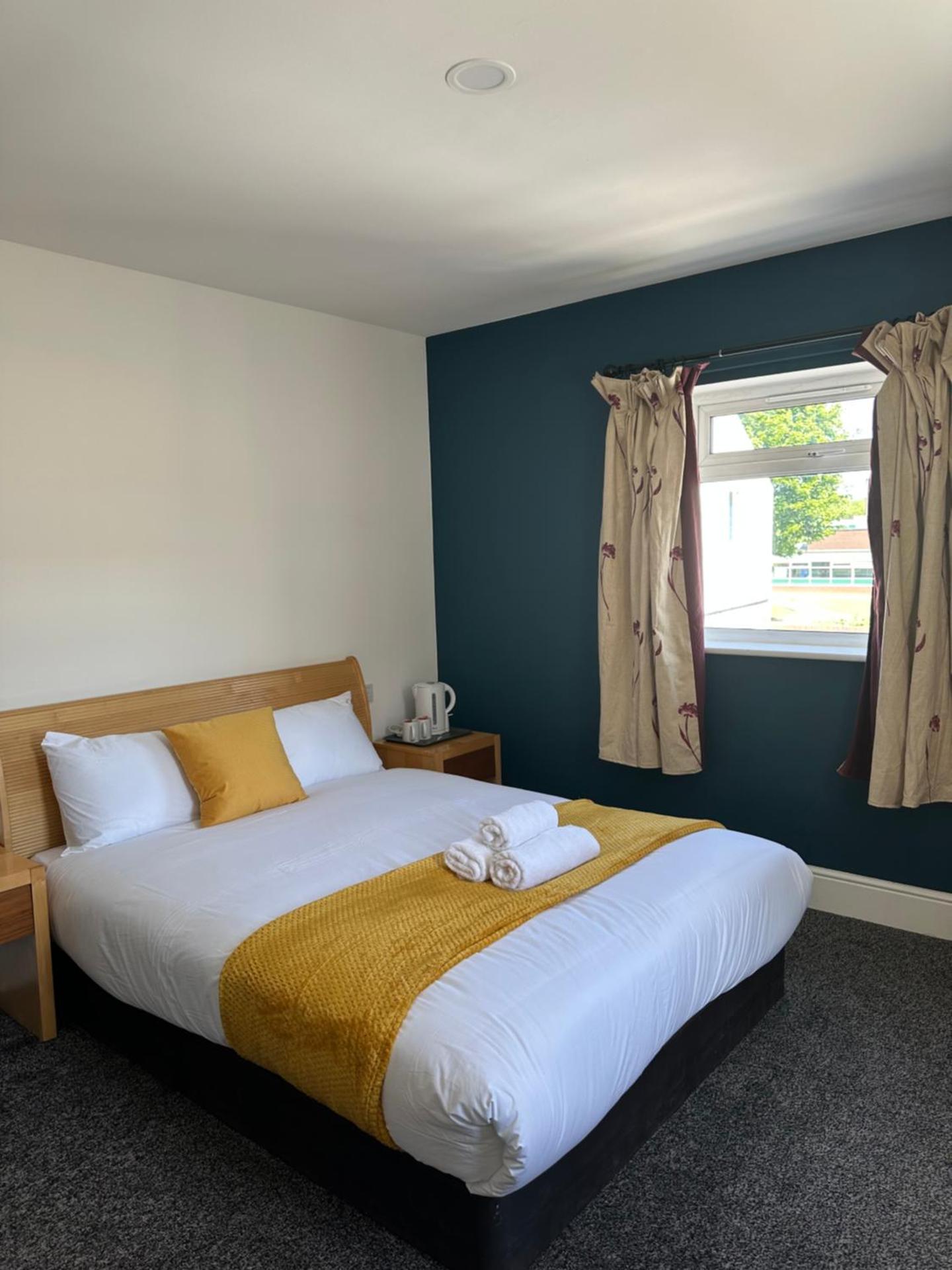 Continental Hotel with access to shared kitchen