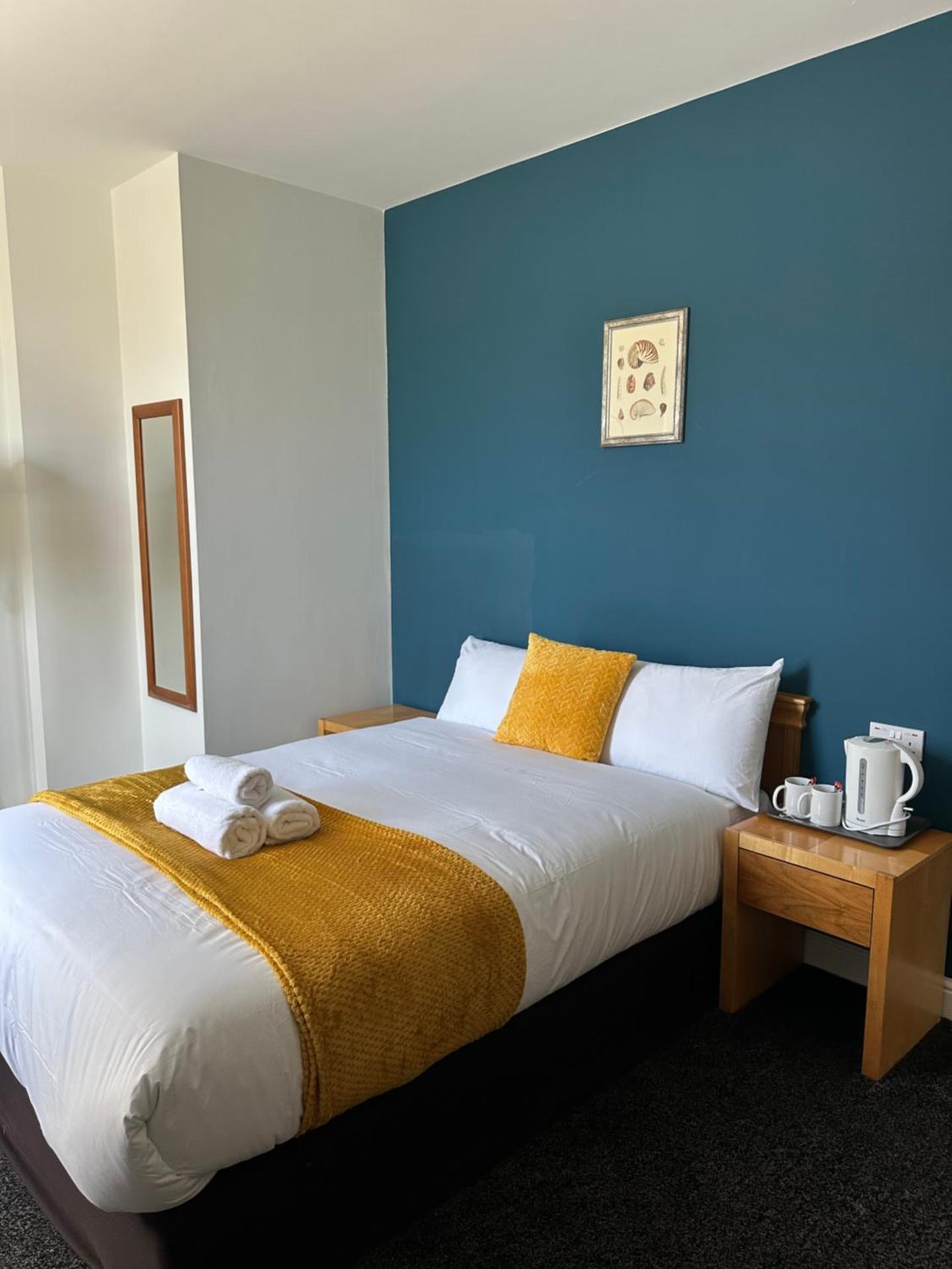 Continental Hotel with access to shared kitchen