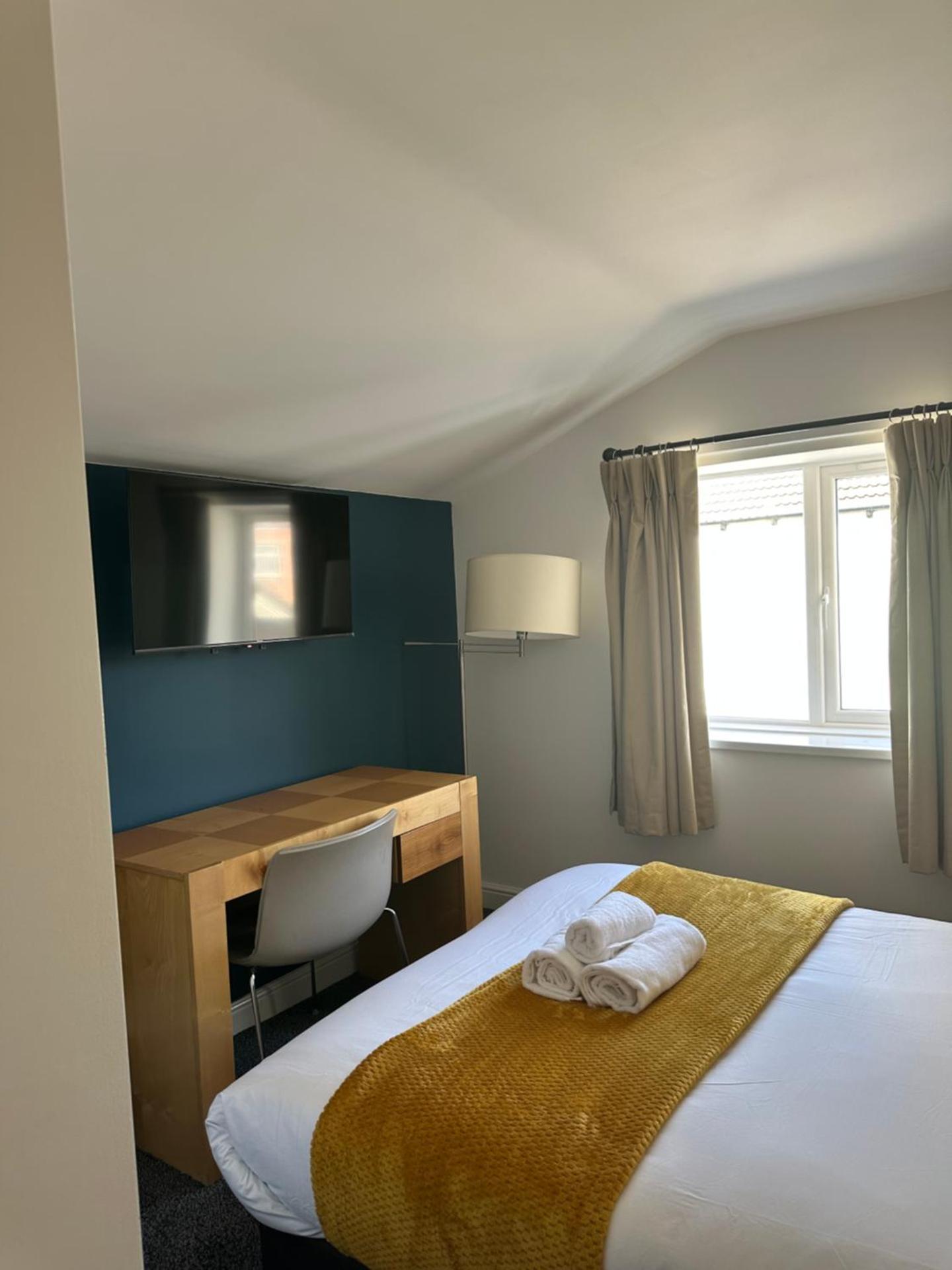 Continental Hotel with access to shared kitchen