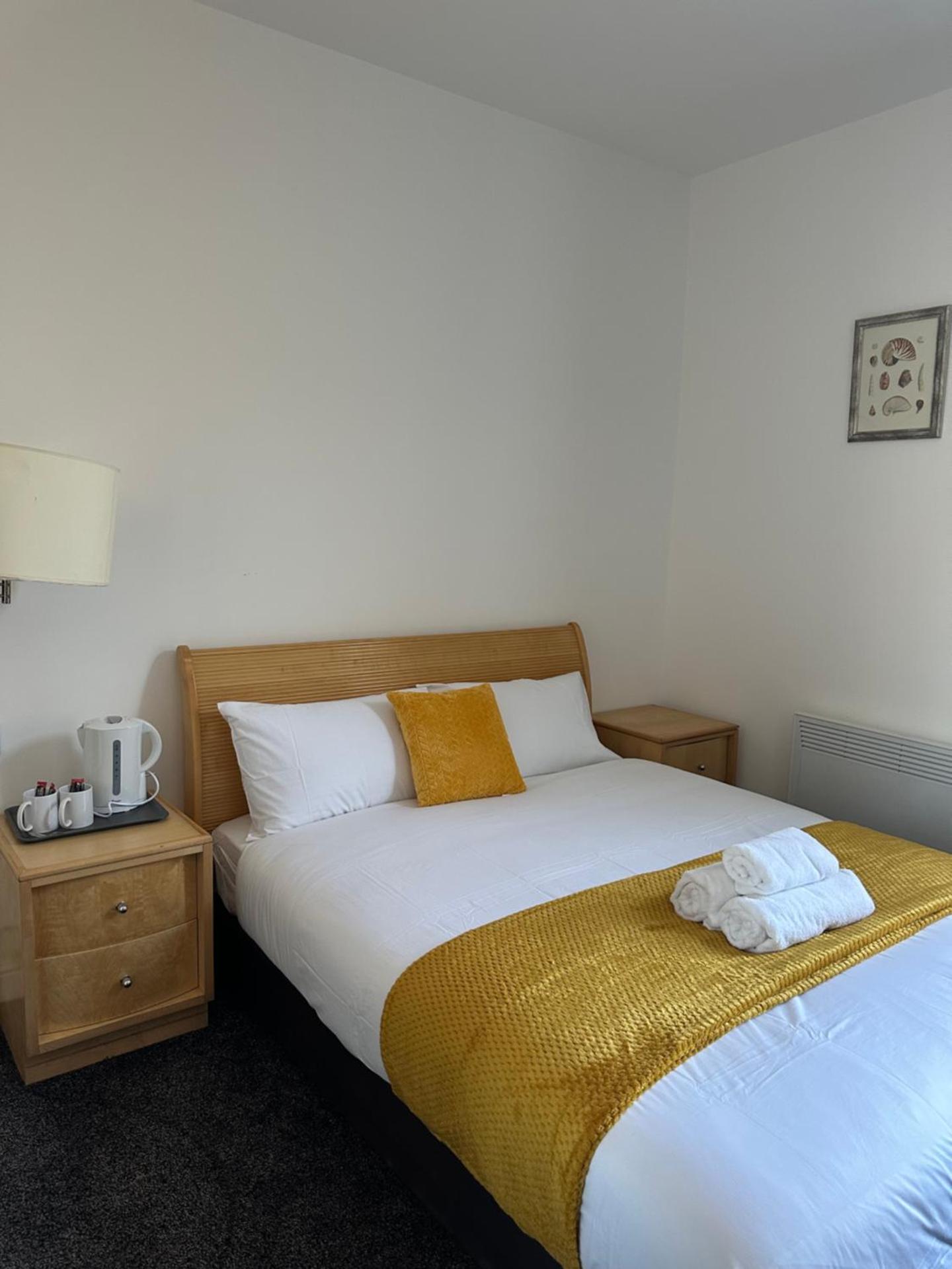 Continental Hotel with access to shared kitchen