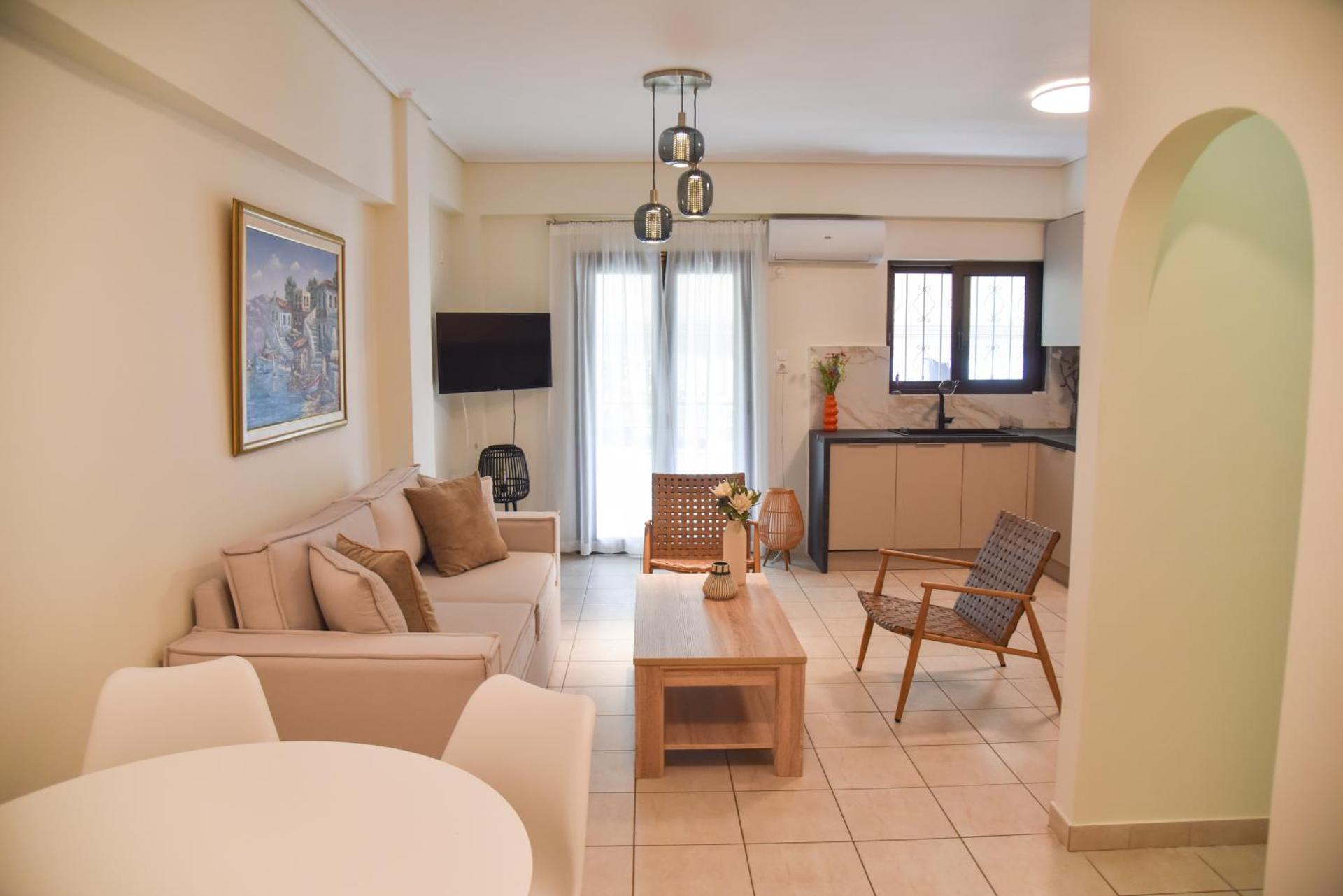 Acropolis deluxe House