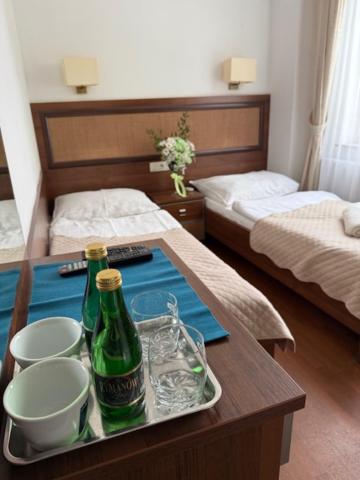 RESTAURACJA KAWIARNIA POKOJE do WYNAJĘCIA