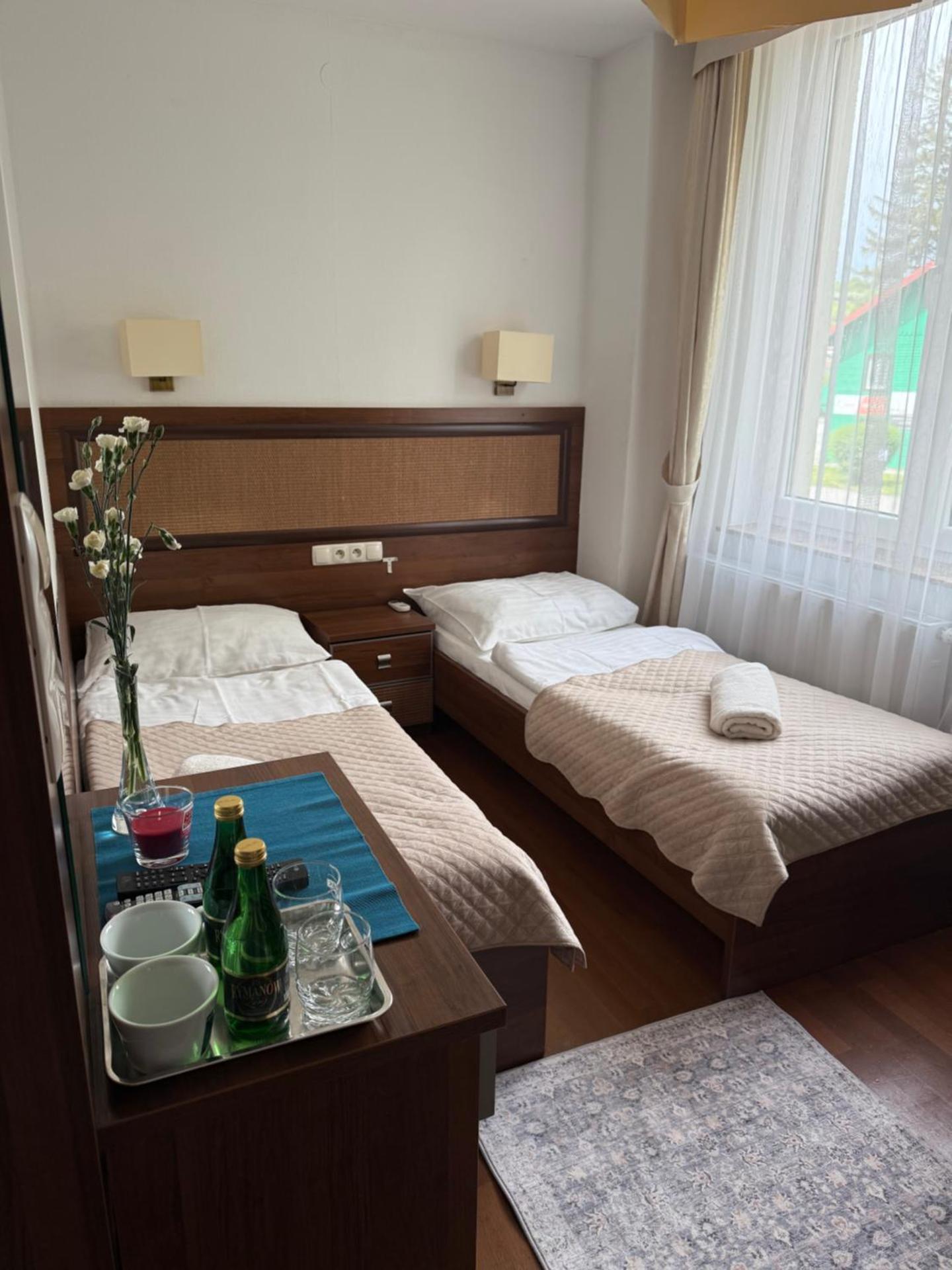 RESTAURACJA KAWIARNIA POKOJE do WYNAJĘCIA