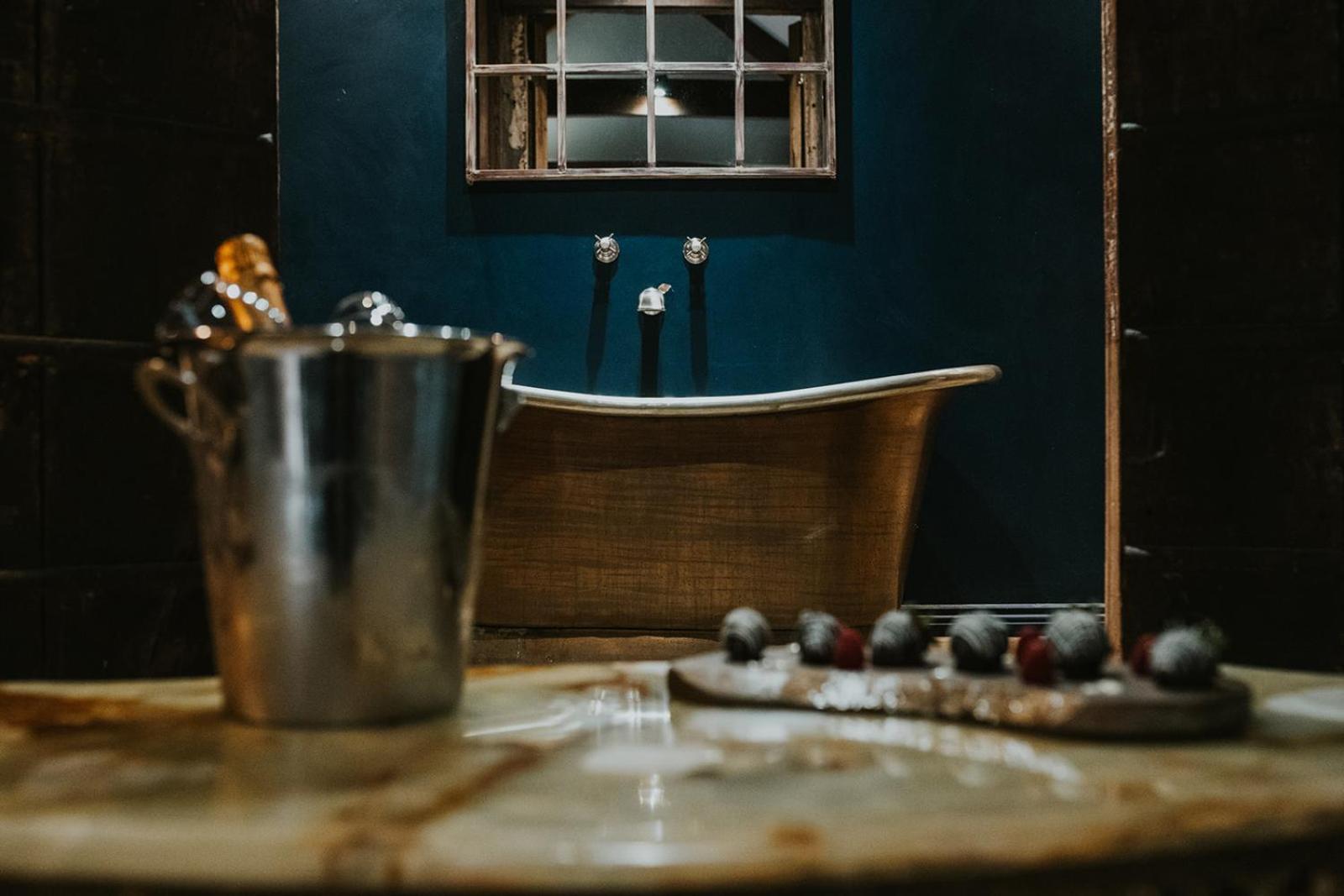 Le Petit Chateau & William de Percy