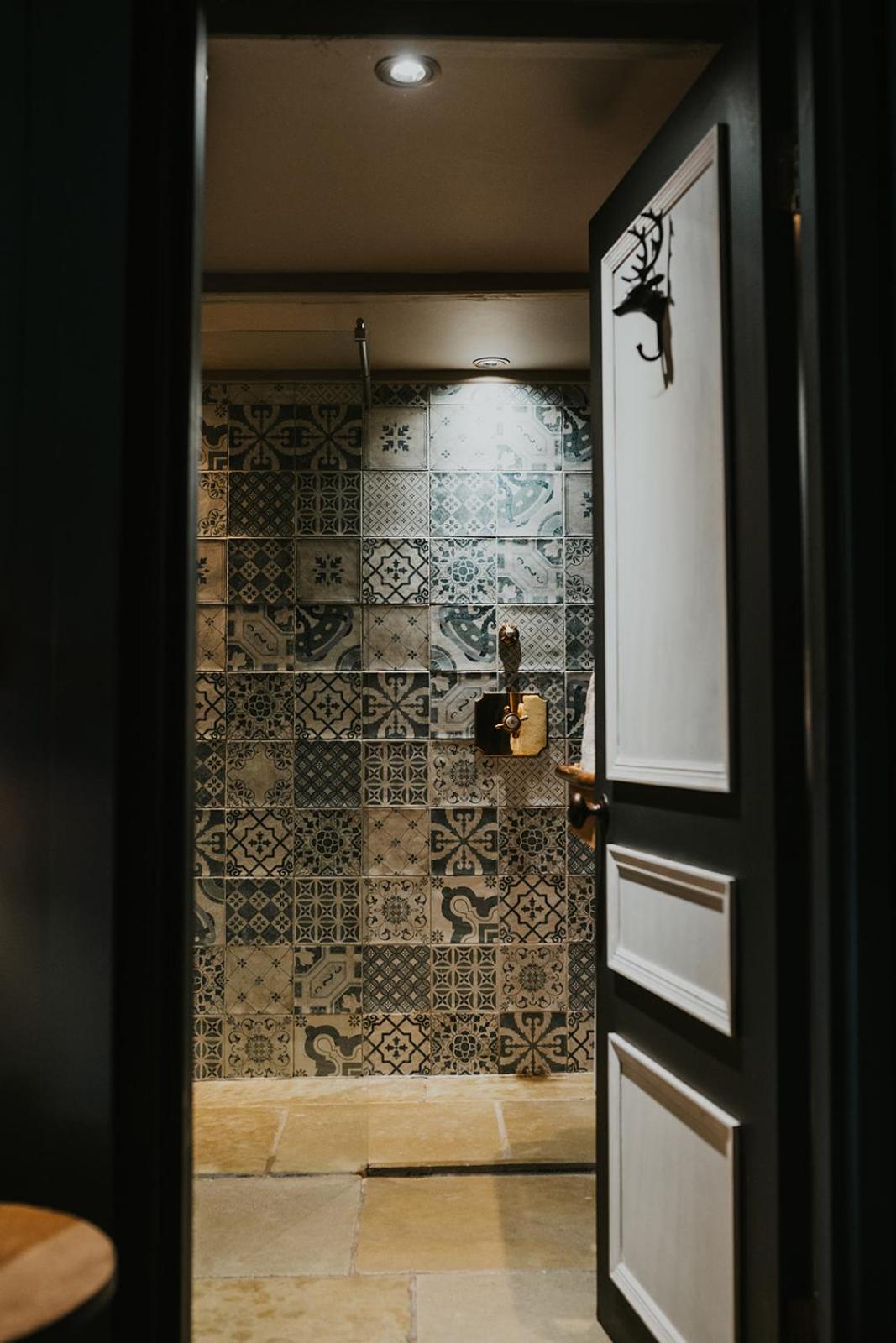 Le Petit Chateau & William de Percy