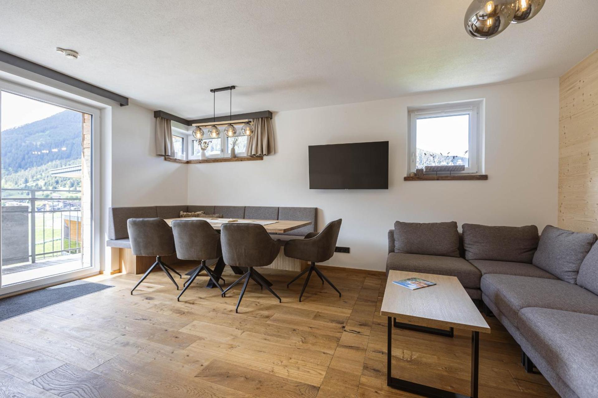 Communal lounge/ TV room