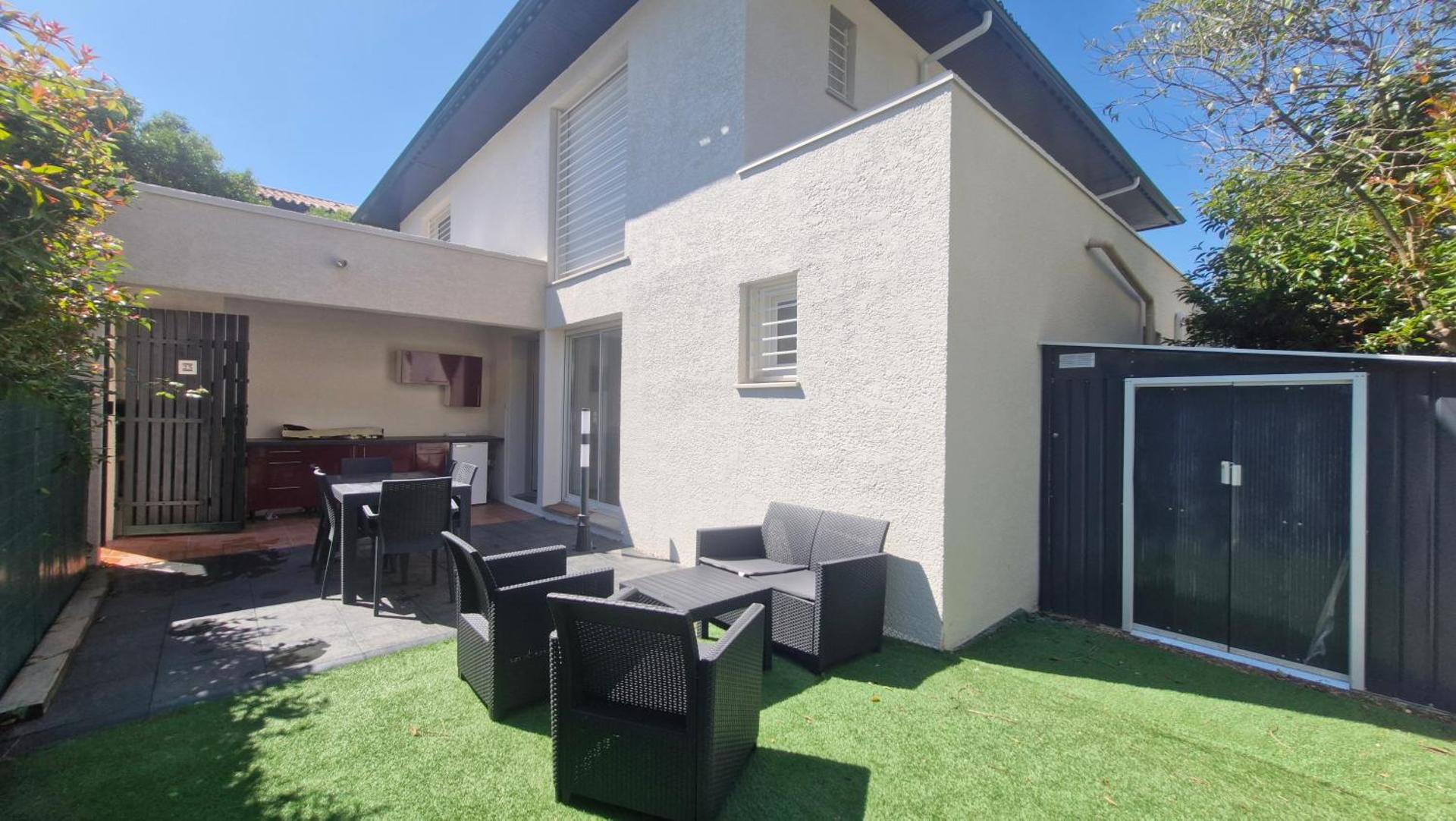 "Villa de Jade" Maison de vacances en residence avec piscine - Clim - parking