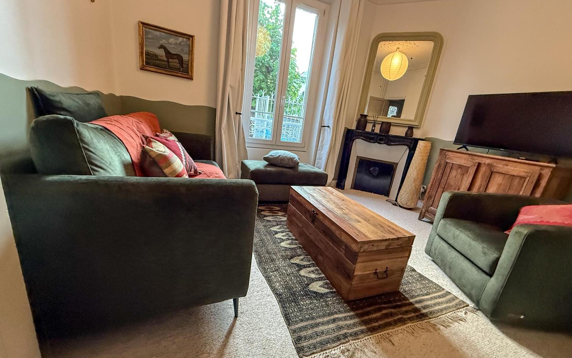 Communal lounge/ TV room