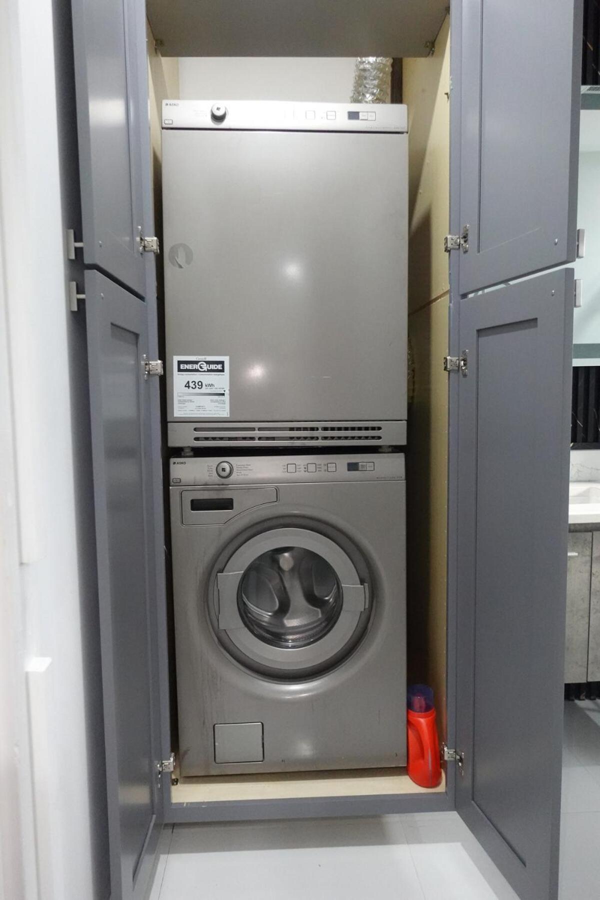 Elegant Escape by Indian Rocks