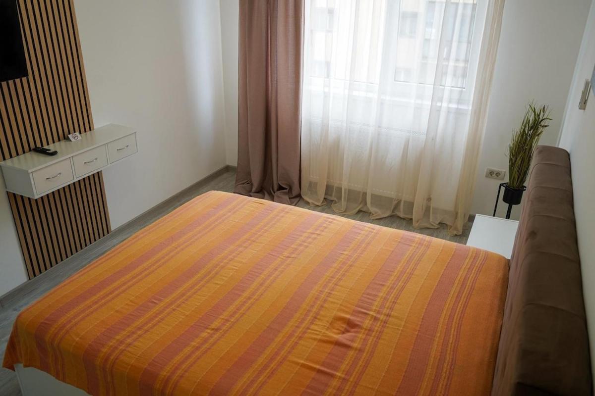 Skyline Apart 3 Militari Residence