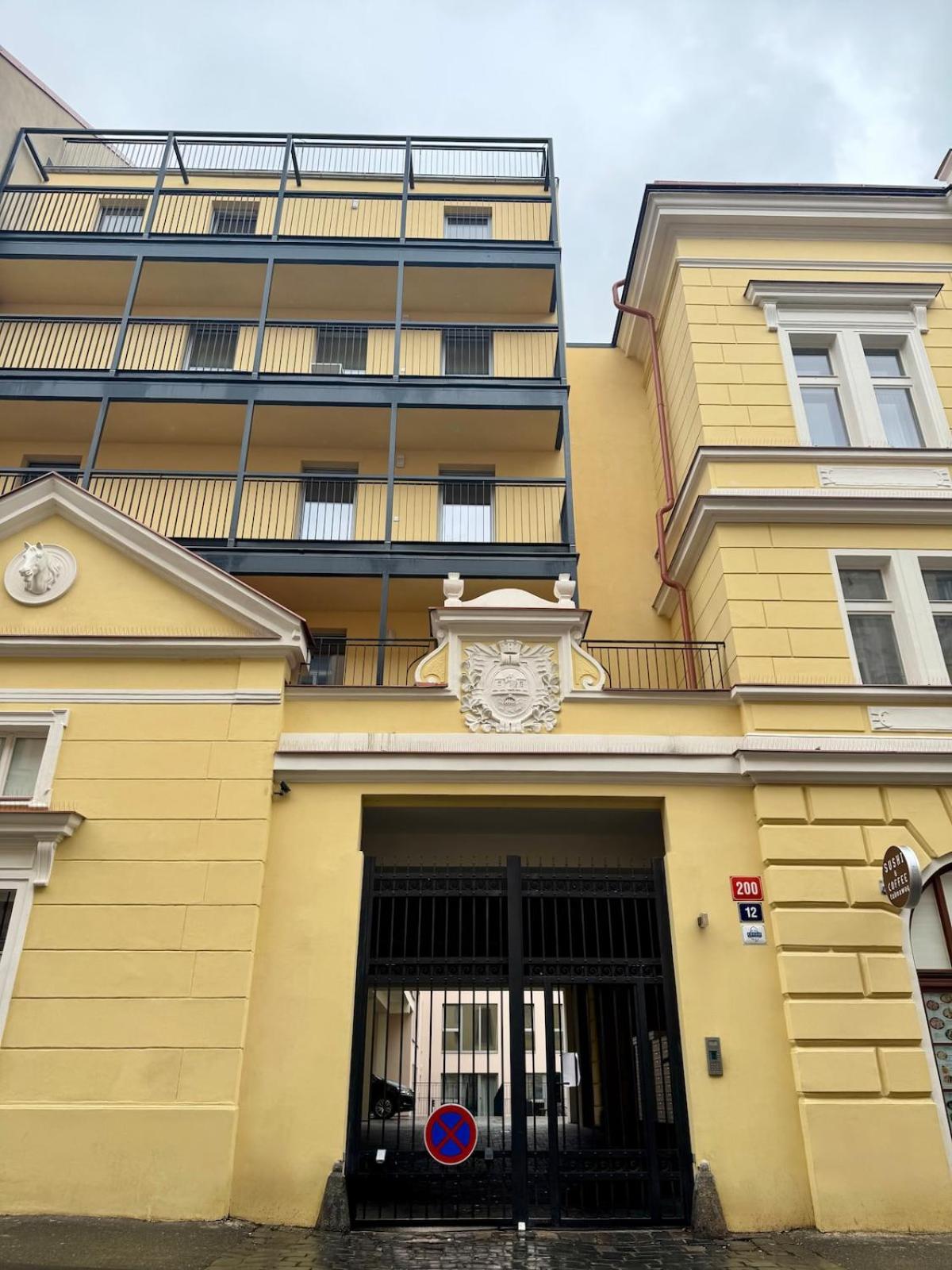 Apartment with free garage parking