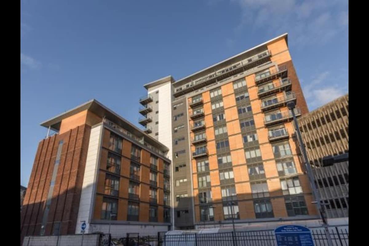 A Wave From It All - Extensive Harbour Views from Wrap-Around Balcony