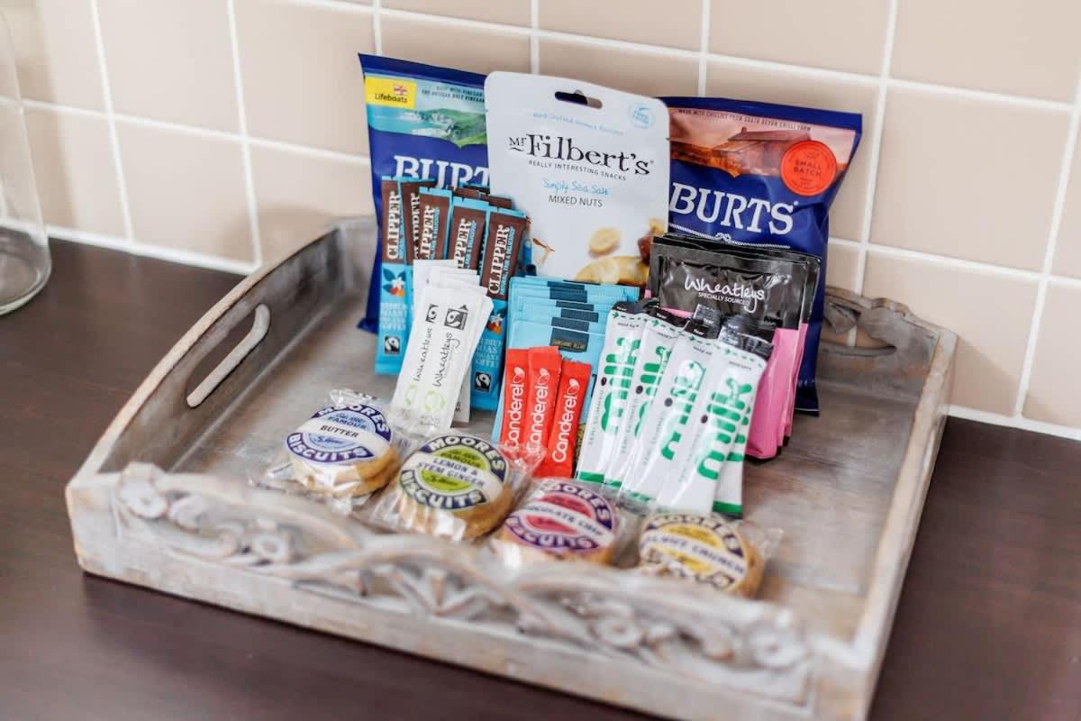 A Wave From It All - Extensive Harbour Views from Wrap-Around Balcony