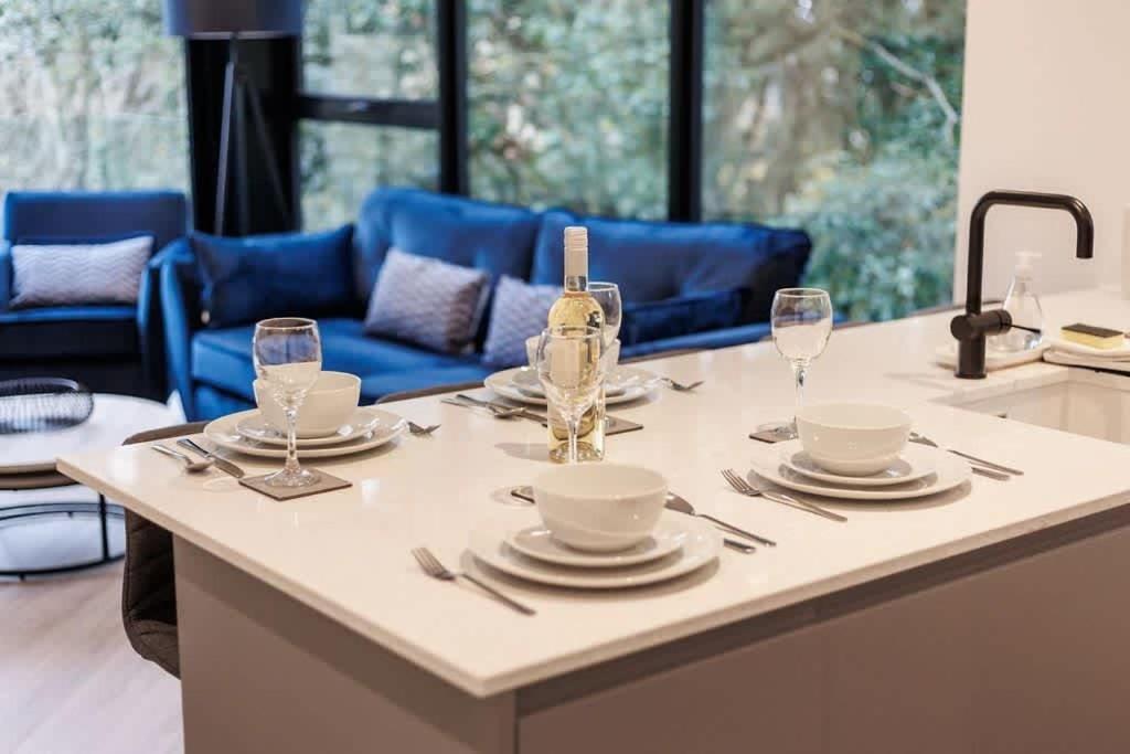 Aurora South - Short Walk to Ashley Cross