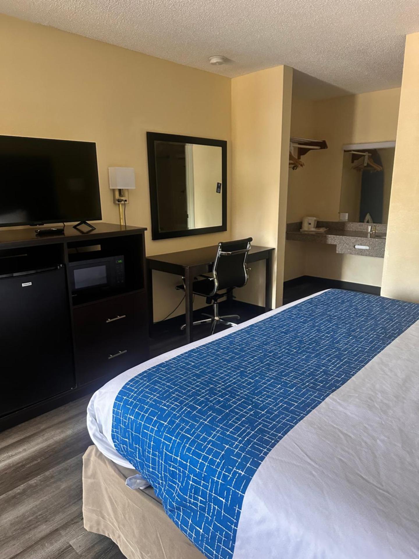 Travelodge by Wyndham Clarksville