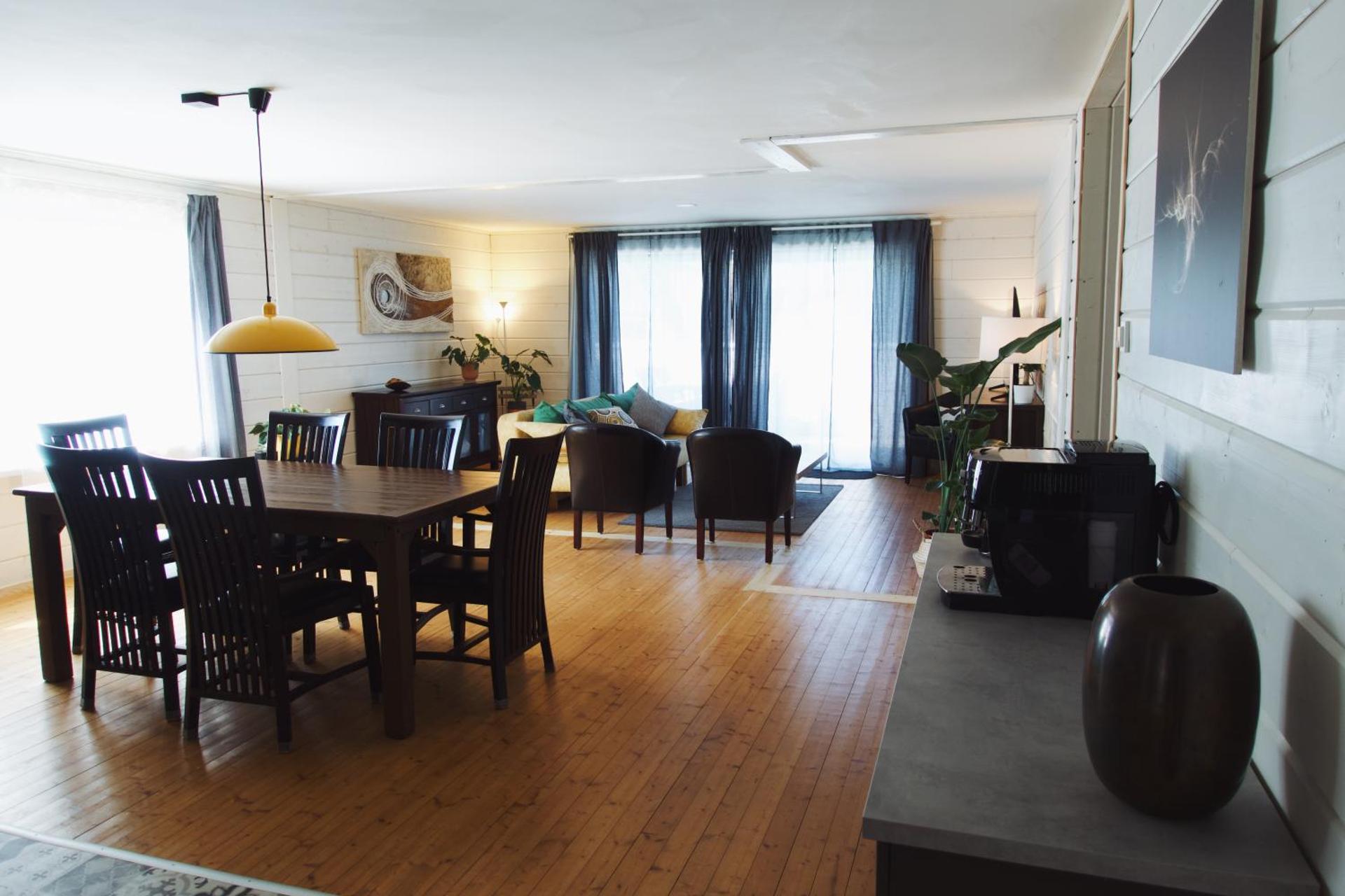 Photo of the whole room