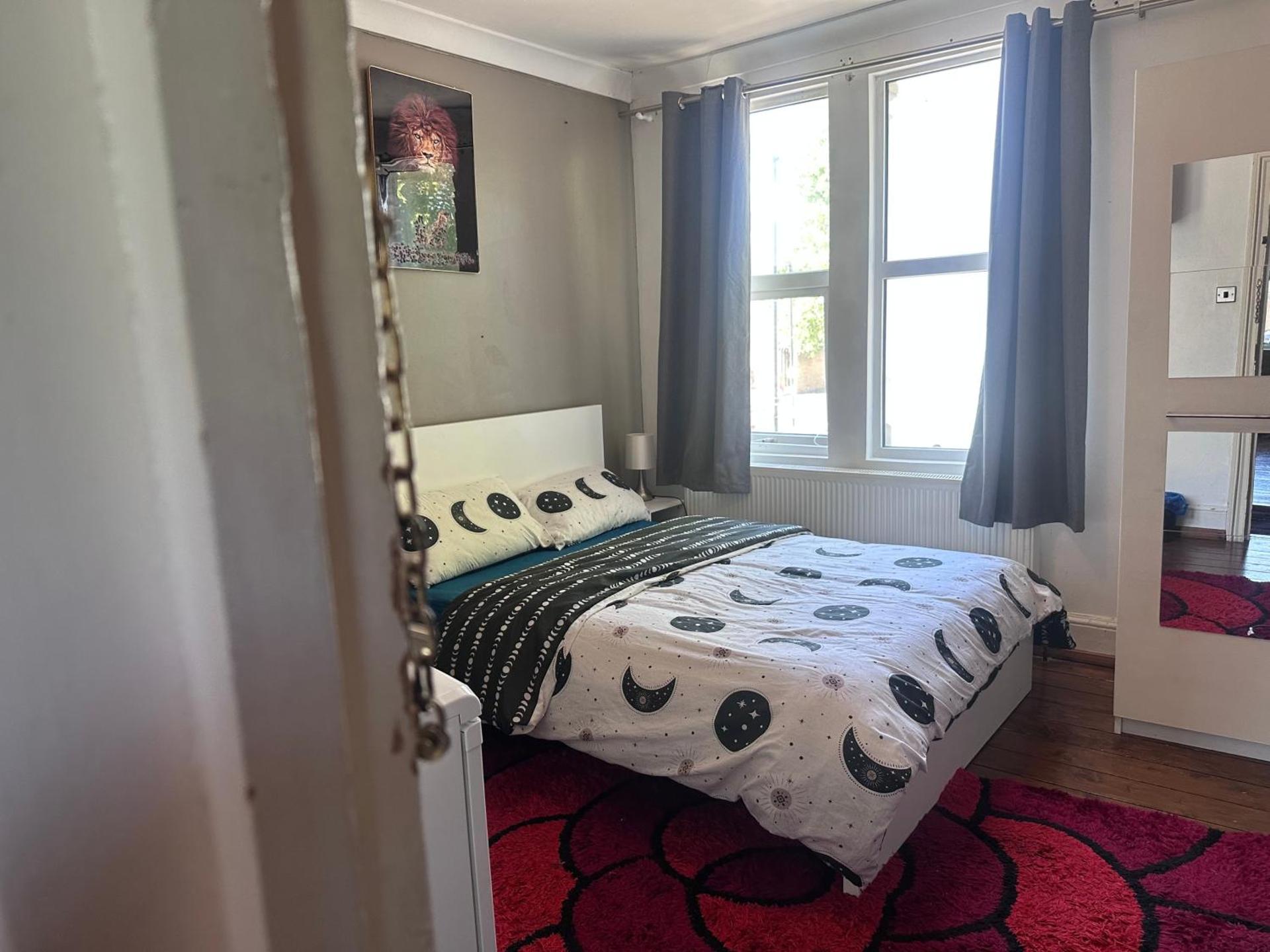 3B-10min City Airport Parking No Parties allowed