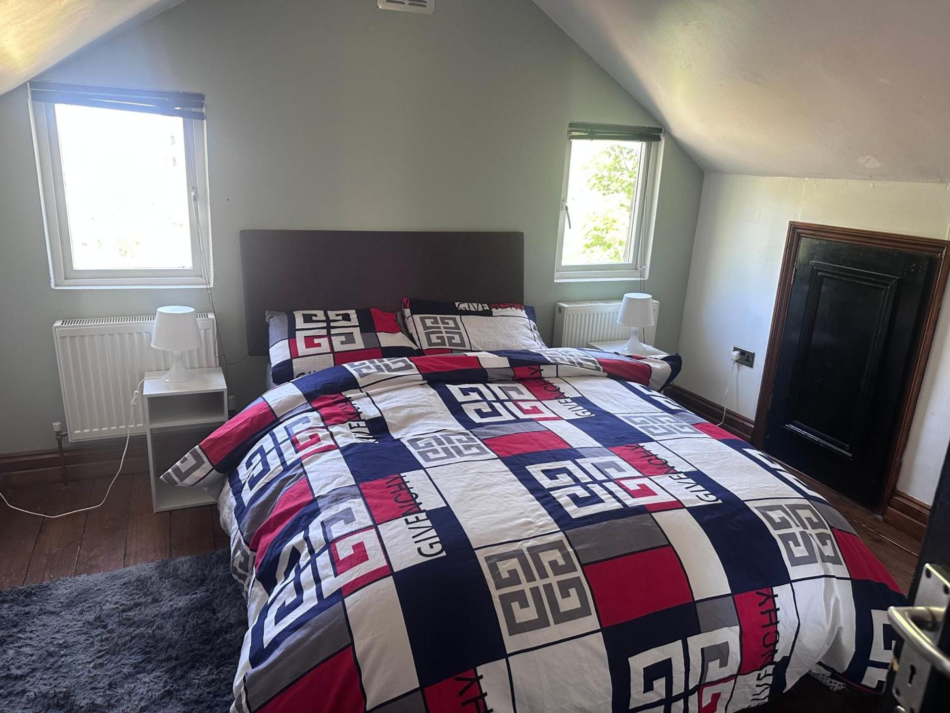 3B-10min City Airport Parking No Parties allowed