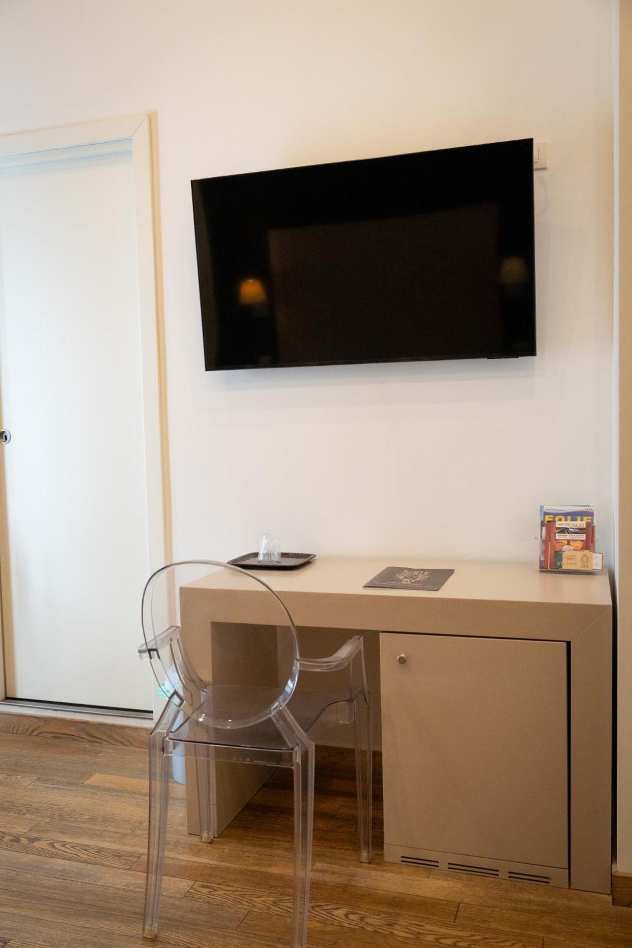 Suite 70 Luxury Collection