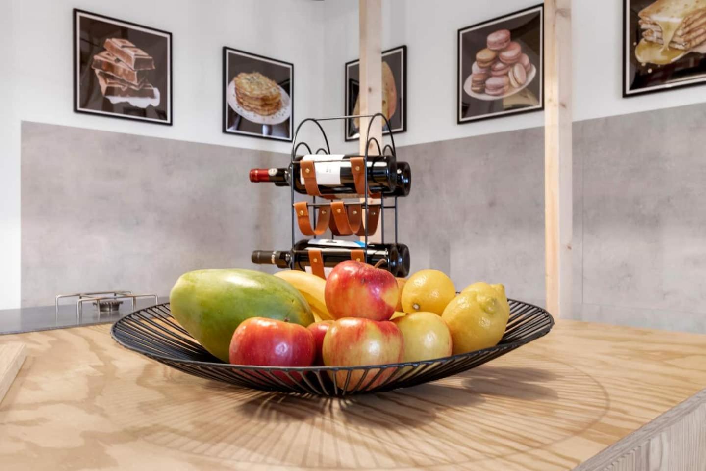 BestValueForMoneyACFreeParkingTopLocation