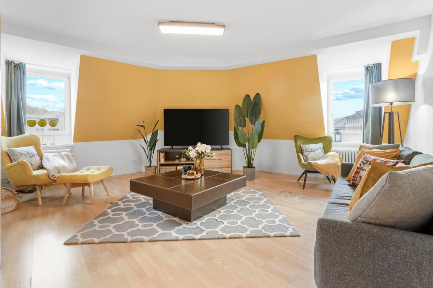 BestValueForMoneyACFreeParkingTopLocation