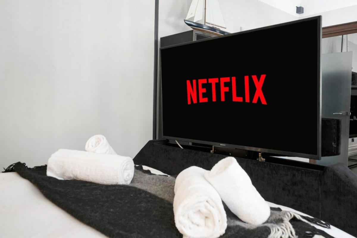 Communal lounge/ TV room