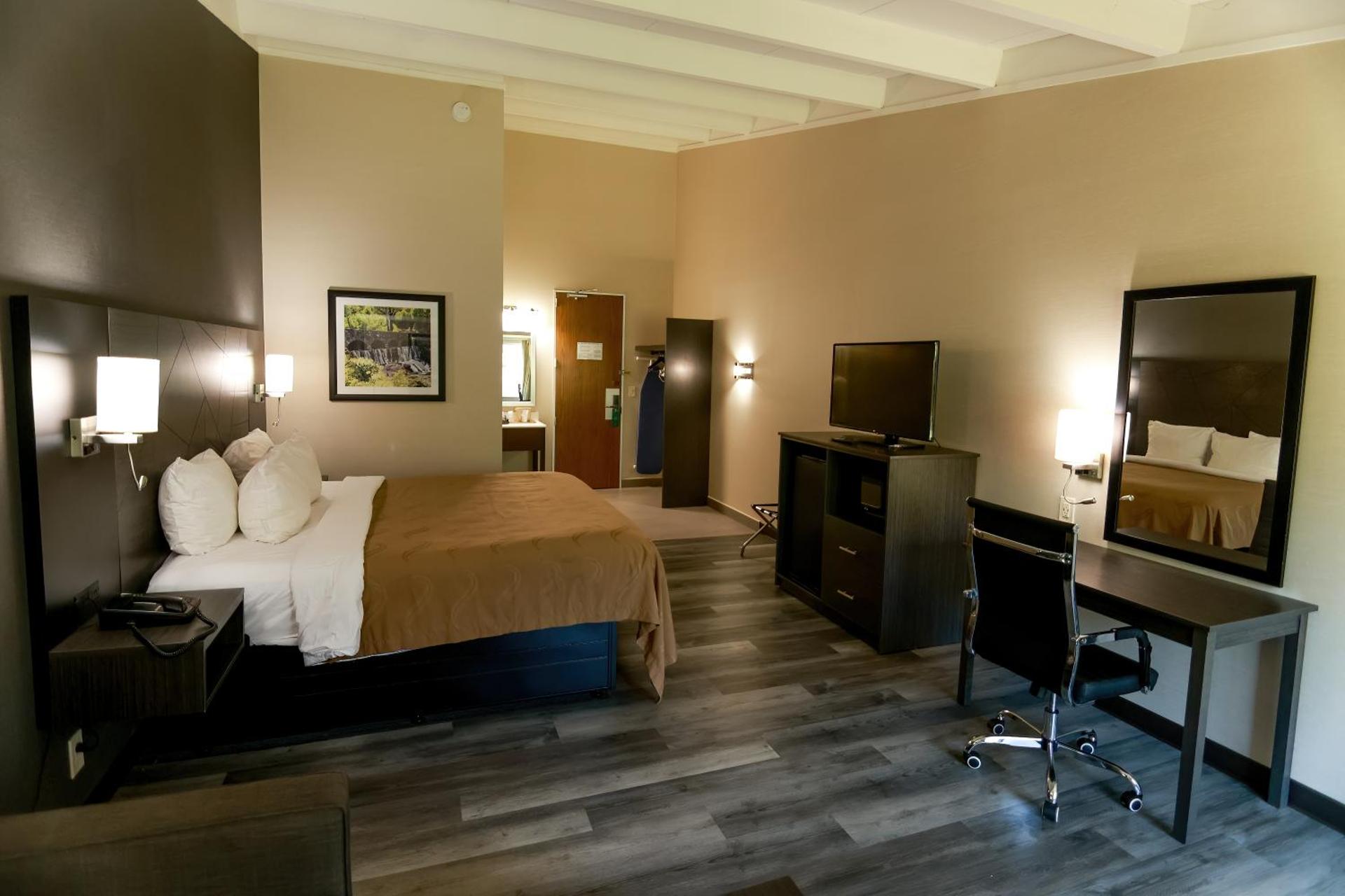 Quality Inn & Suites Danbury near University