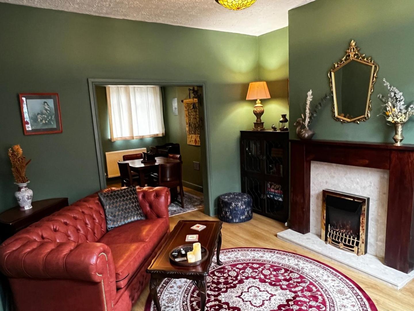 Robin’s Hollow: 2BD Home Near Wrexham AFC