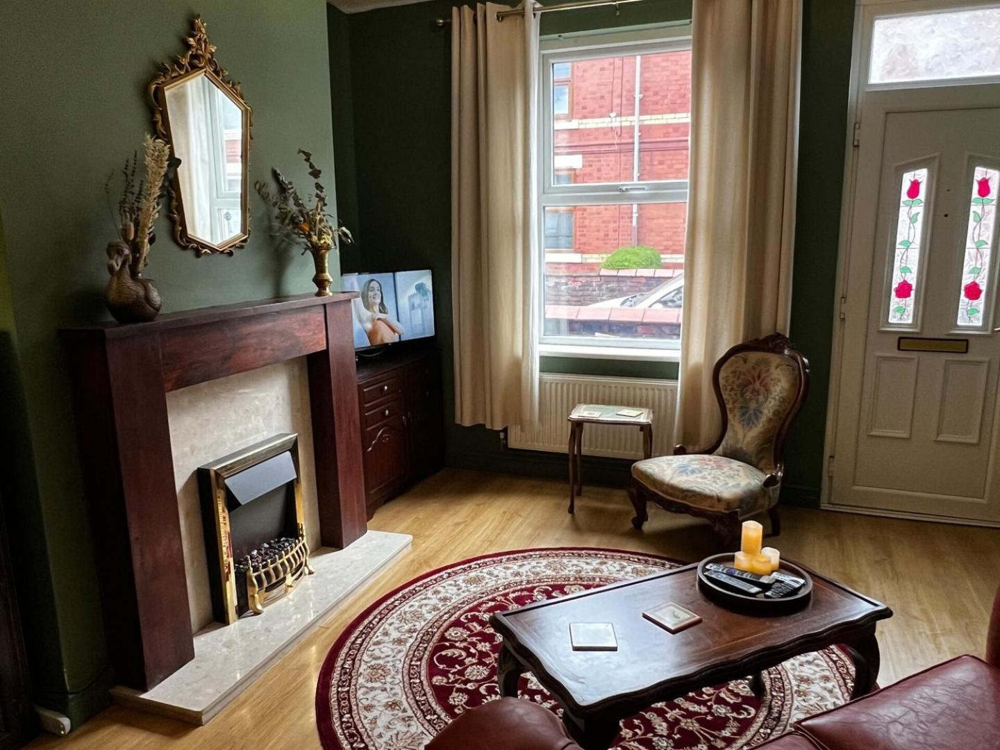 Robin’s Hollow: 2BD Home Near Wrexham AFC