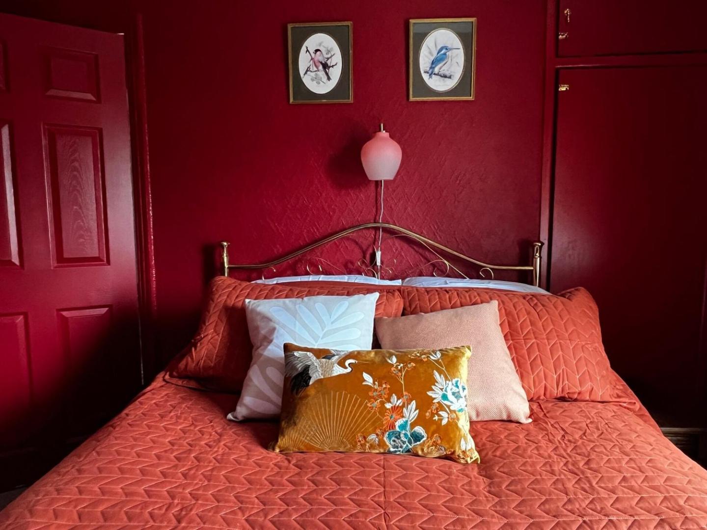 Robin’s Hollow: 2BD Home Near Wrexham AFC