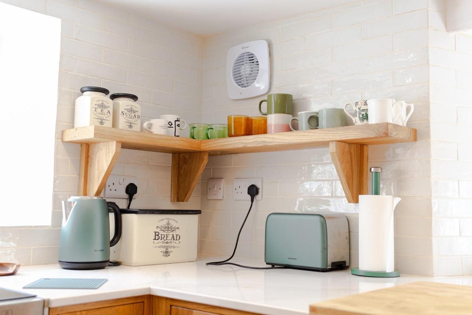 Beautiful 3BD Thatched Stone Cottage Kettering