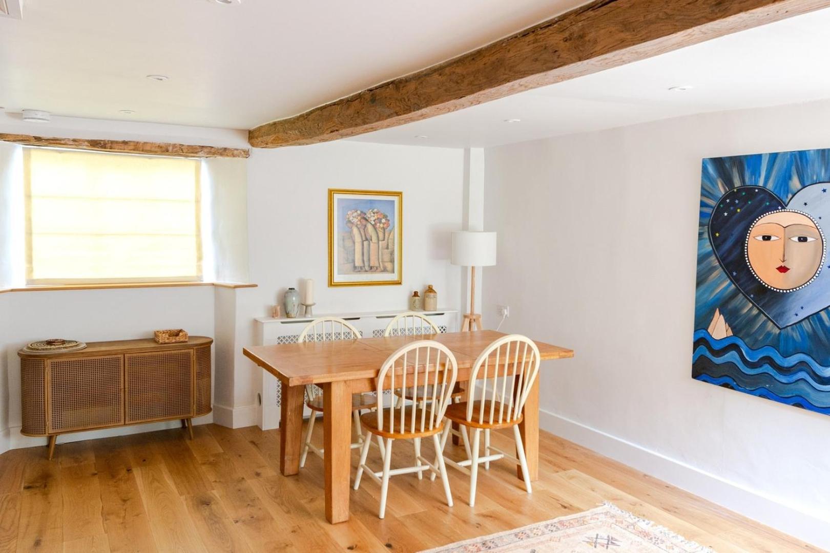 Beautiful 3BD Thatched Stone Cottage Kettering