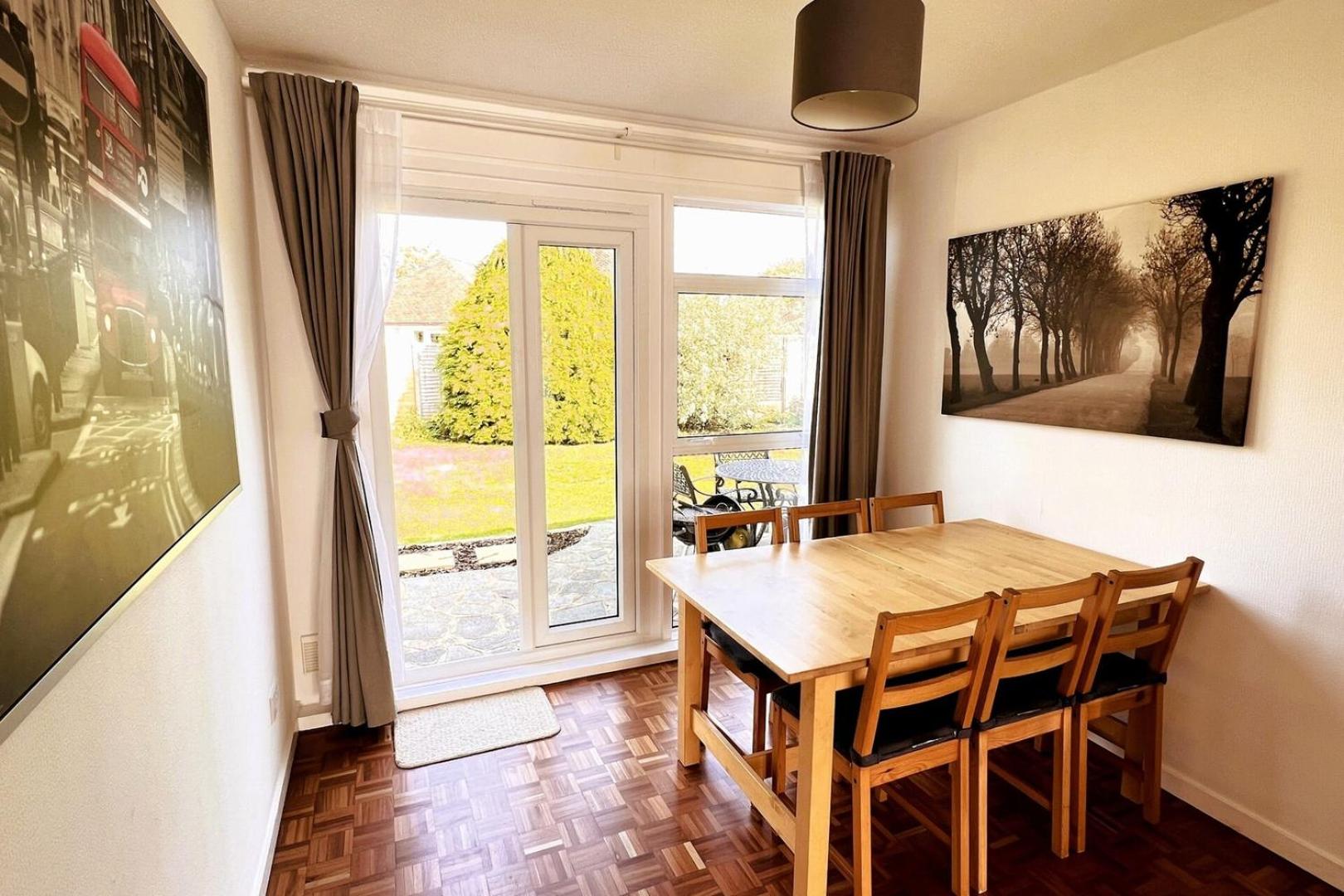 Spacious Family Bungalow with Garden for up to 7