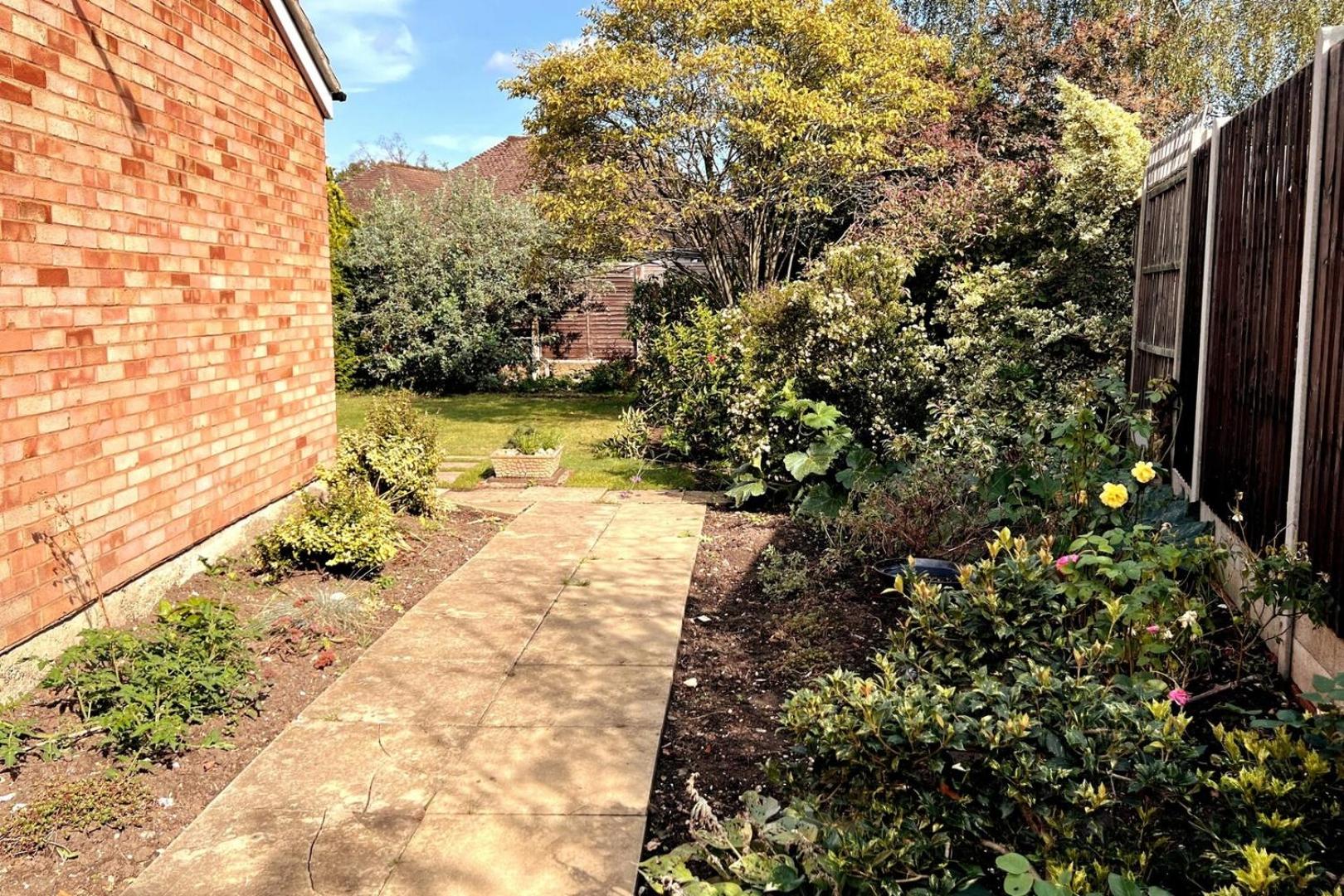 Spacious Family Bungalow with Garden for up to 7