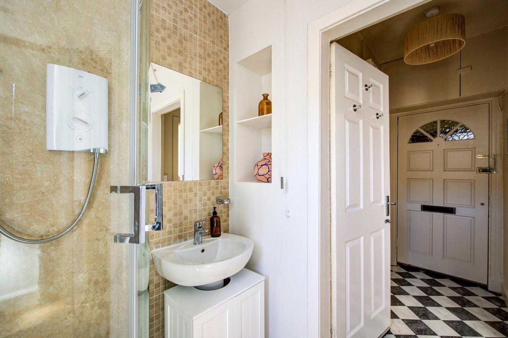 Stylish 1BD Seaside Flat North Berwick