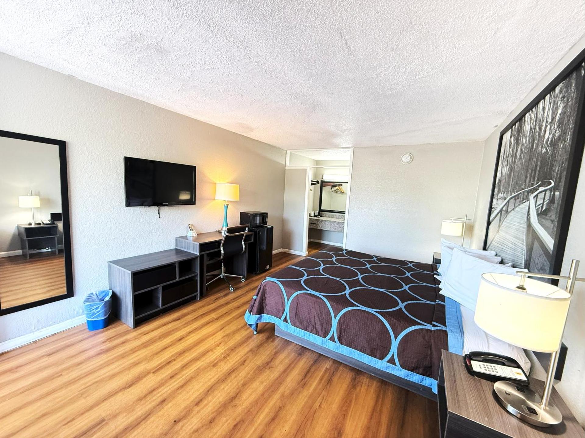 Super 8 by Wyndham Hardeeville - Savannah North